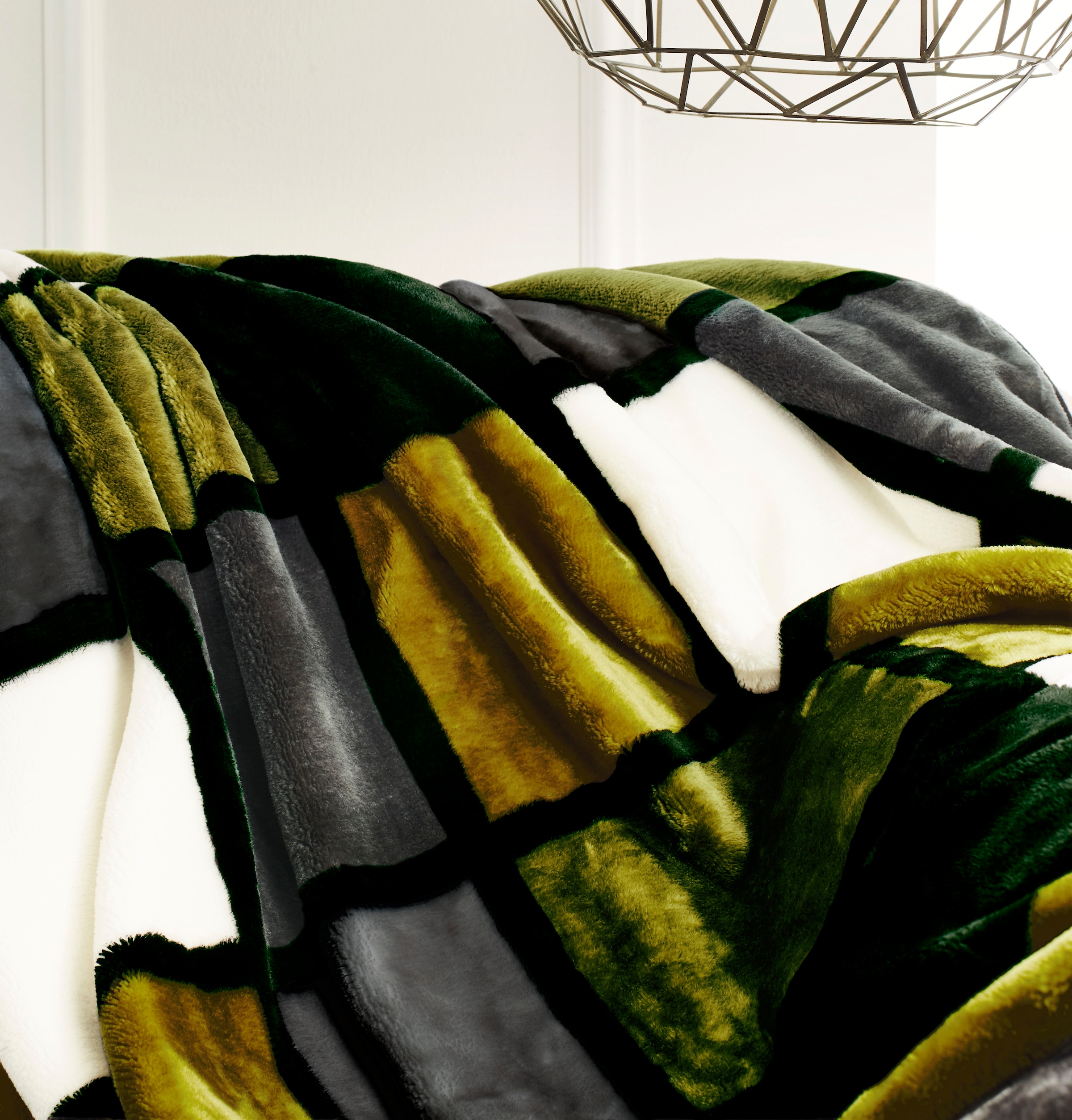 Gözze Wohndecke »Antigua«, mit modernem Karo, Kuscheldecke, 150x200 cm