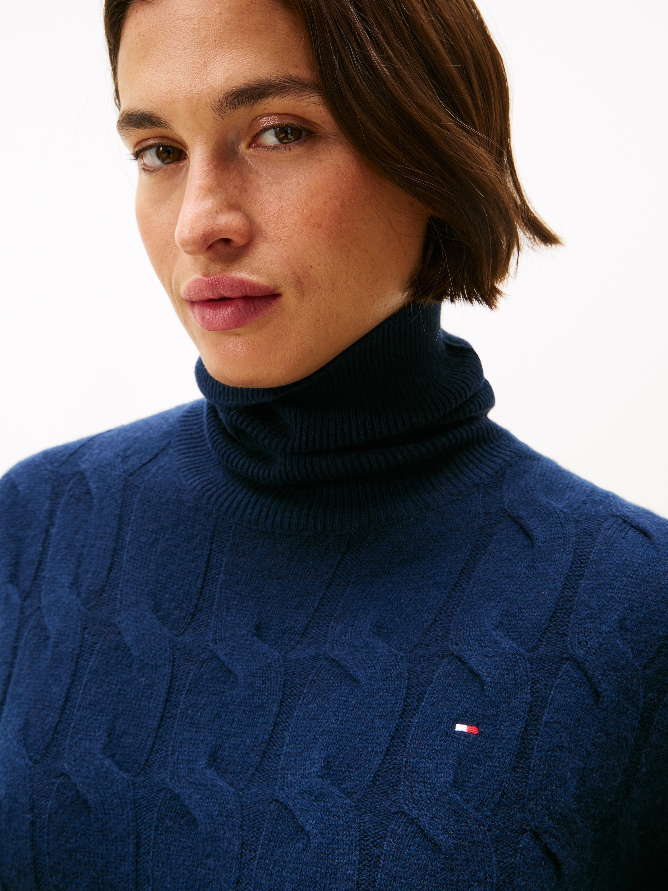 Tommy Hilfiger Curve Strickkleid »CRV SOFT WOOL CABLE ROLL-NK DRS«, in grossen Grössen, mit Zopfmuster, aus reiner Wolle