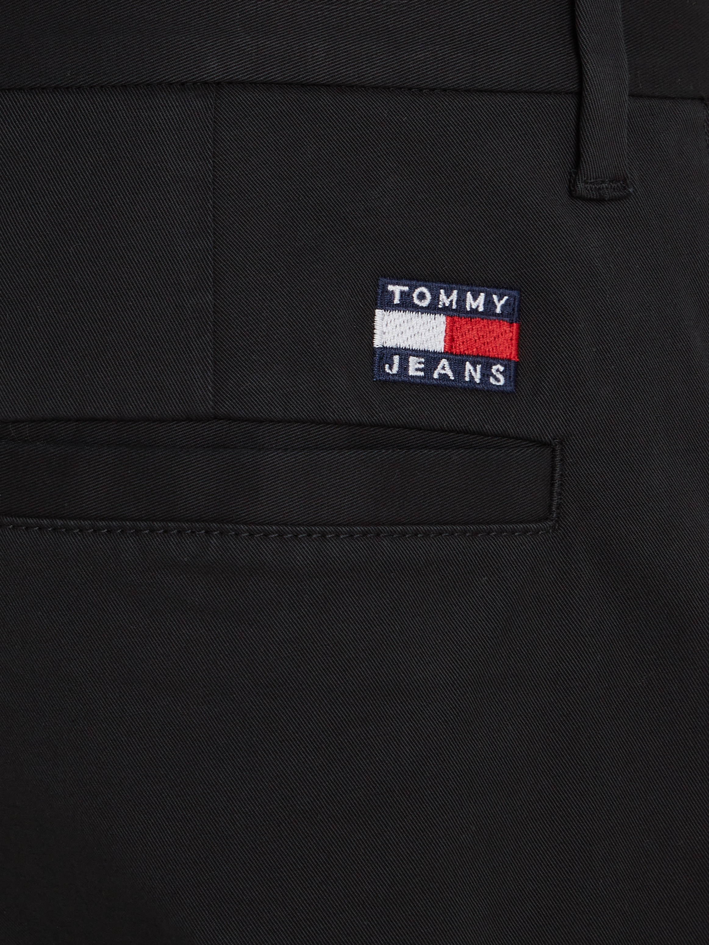 Tommy Jeans Chinohose »TJM AUSTIN LIGHTWEIGHT CHINO«, mit Logopatch