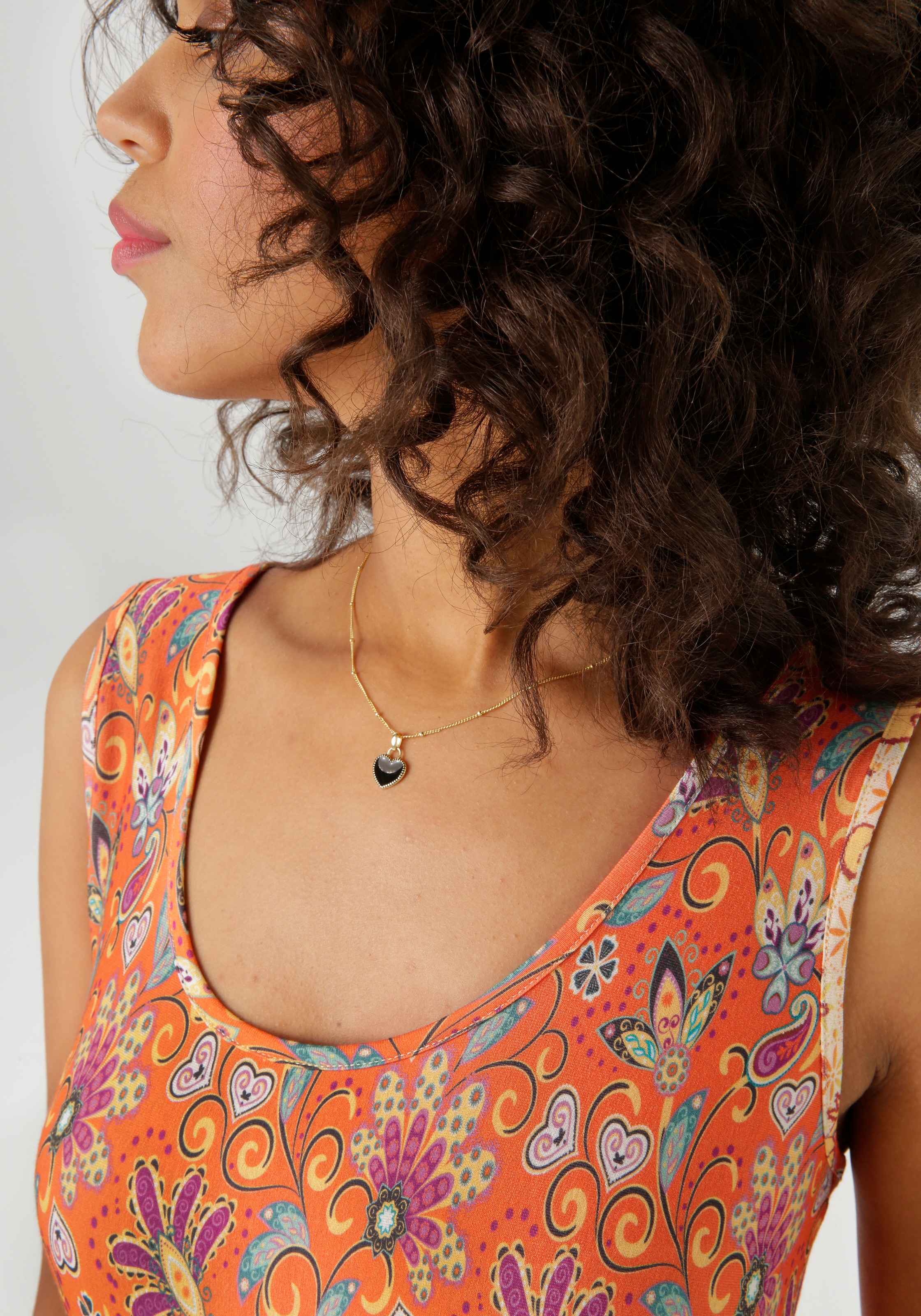 Aniston CASUAL Sommerkleid, mit farbharmonischem Blumendruck und Bordüre am Saum
