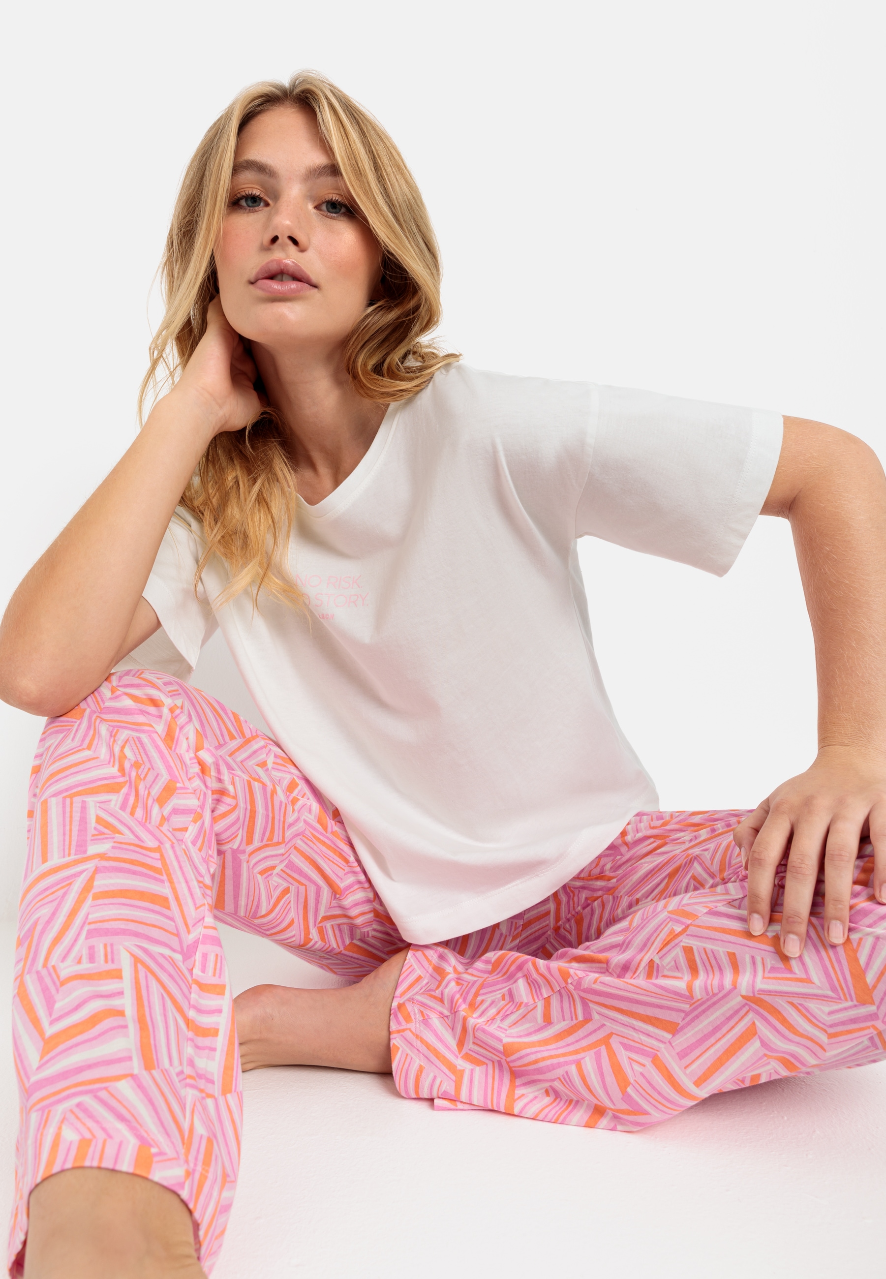 LSCN by LASCANA Pyjama, (2 tlg.), mit schönem Allover-Druck