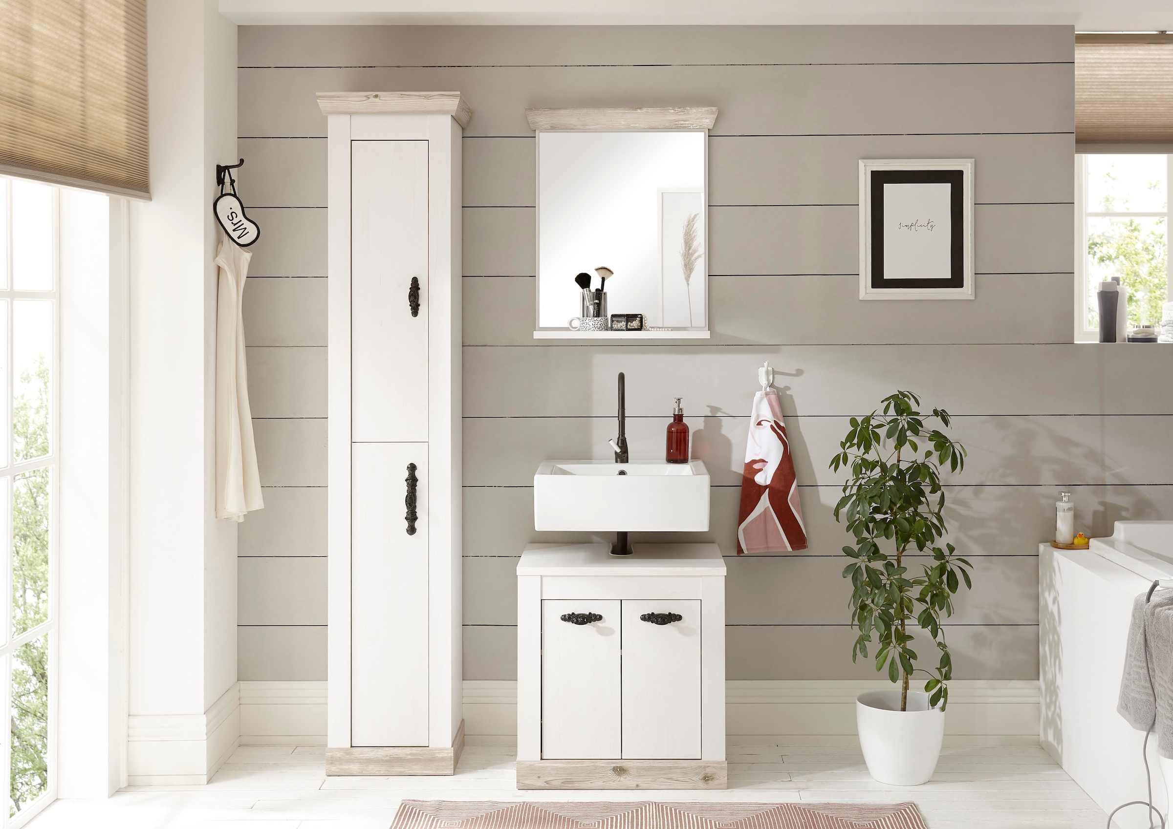 Home affaire Badmöbel-Set »Florenz, Bad im Landhausstil, 3-teiliges Badezimmer«, (3 St.), Waschbeckenunterschrank, Schrank und Spiegel, in Pinie Weiss, Stauraum