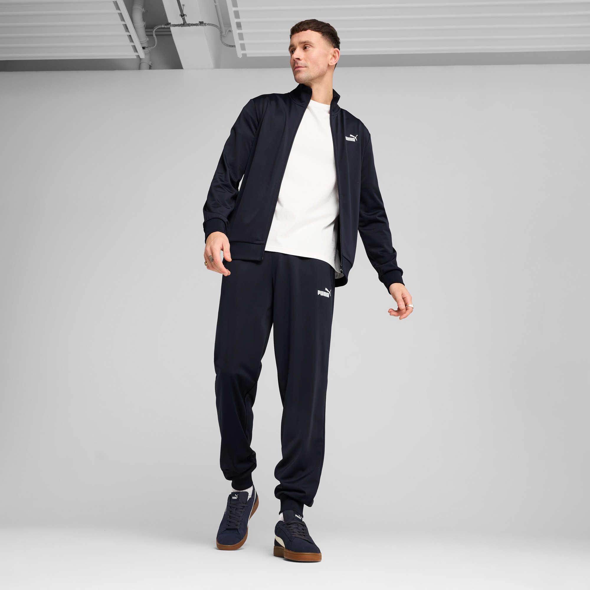 PUMA Trainingsanzug »ESS POLY SUIT CL« 2 Stk. zweiteiliges Set mit Jacke und Hose, mit hohem Kragen