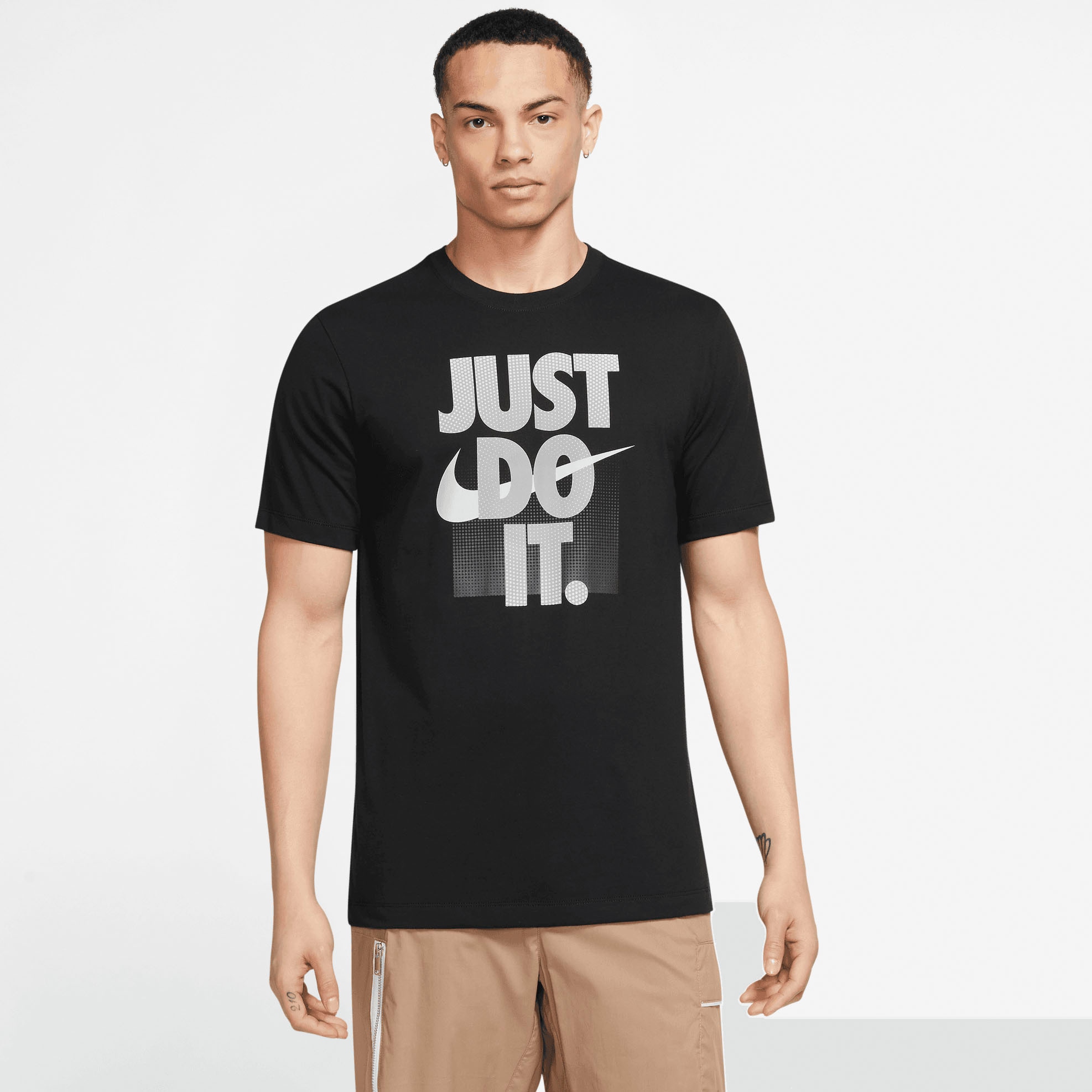 Nike Sportswear T-Shirt »MEN'S T-SHIRT« online bestellen | Jelmoli-Versand