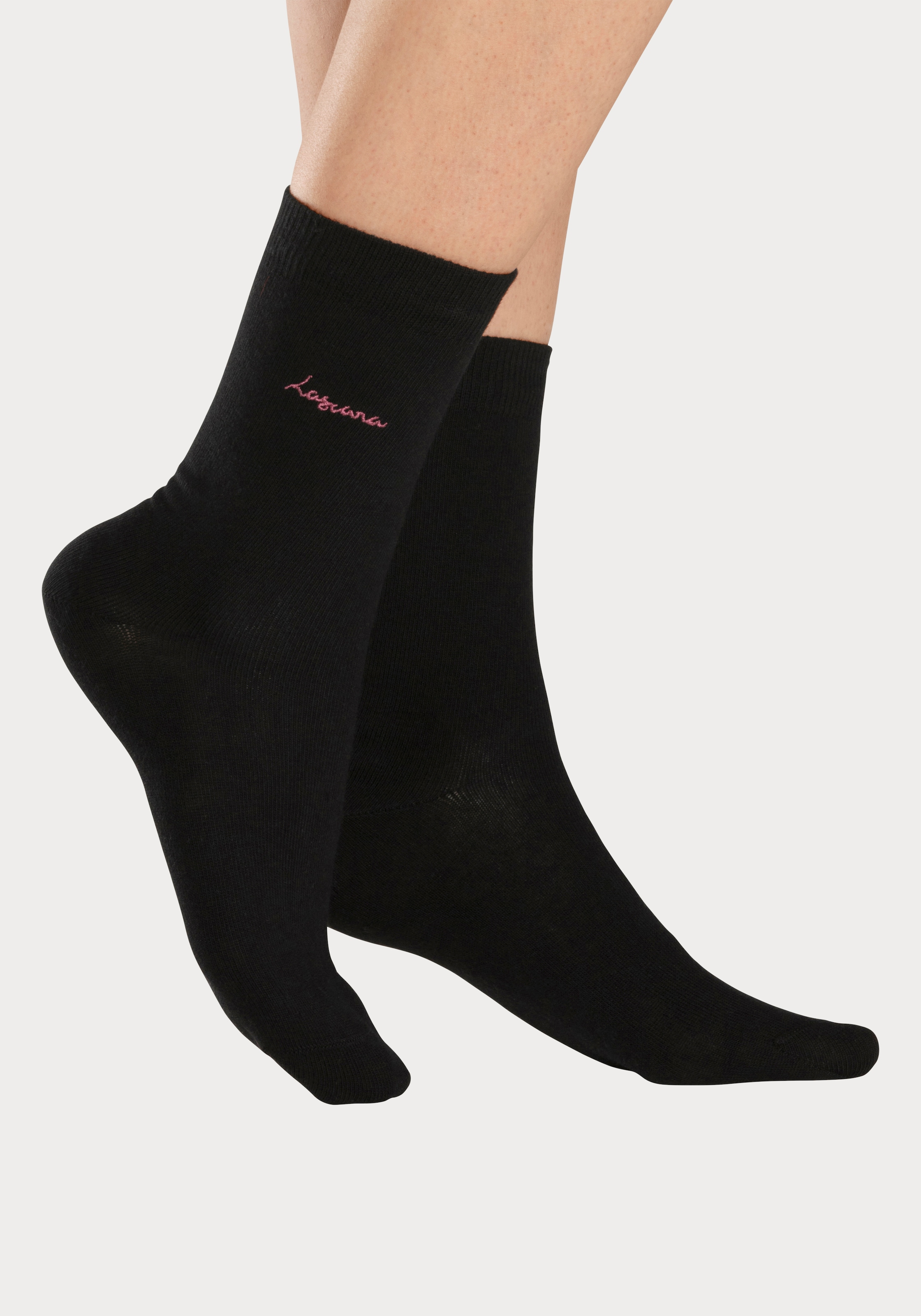 LASCANA Basicsocken, (Box, 7 Paar), mit hochwertiger Logo Stickerei