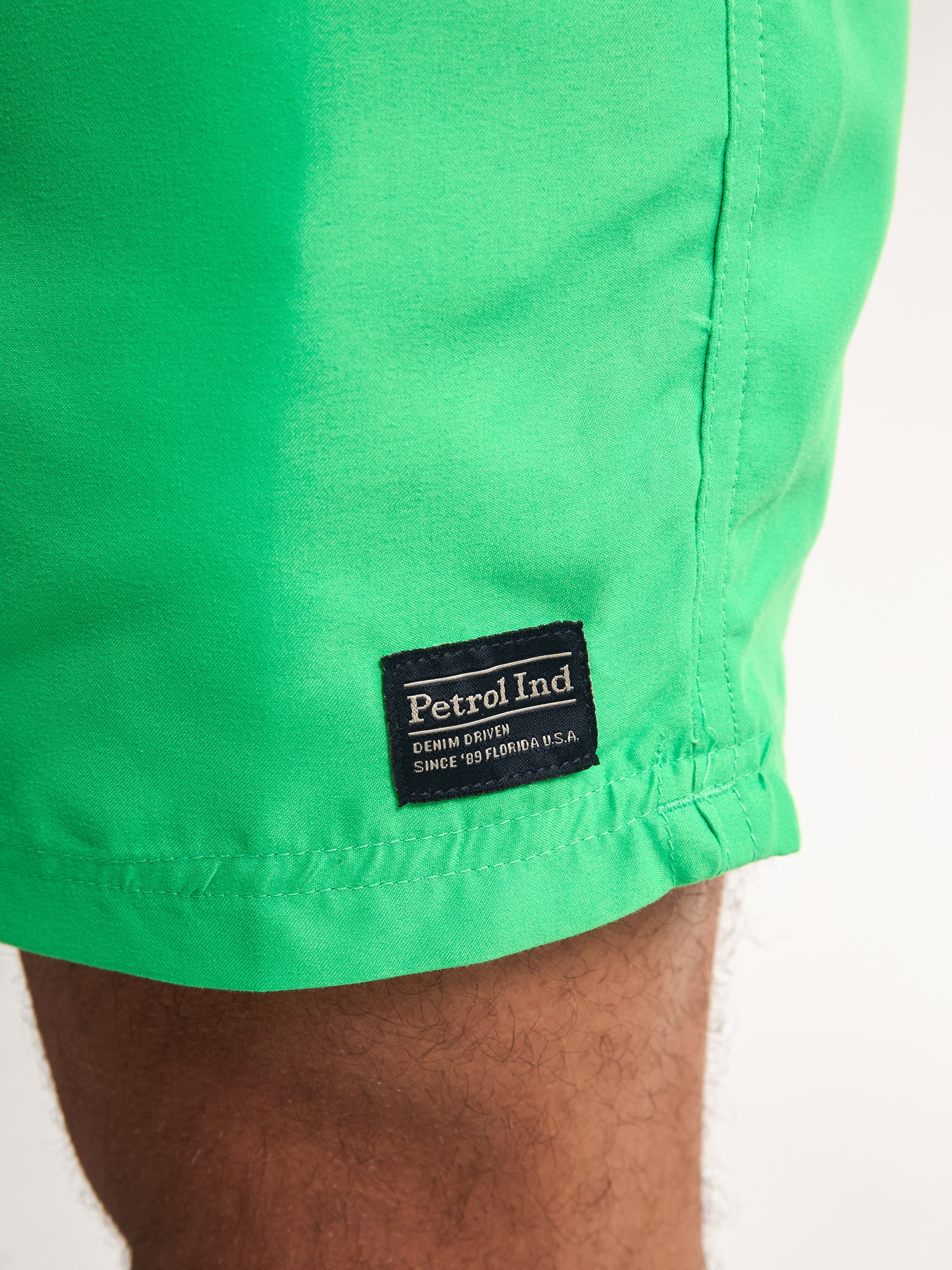 Petrol Industries Badehose, mit kontrastfarbenem Kordelzug