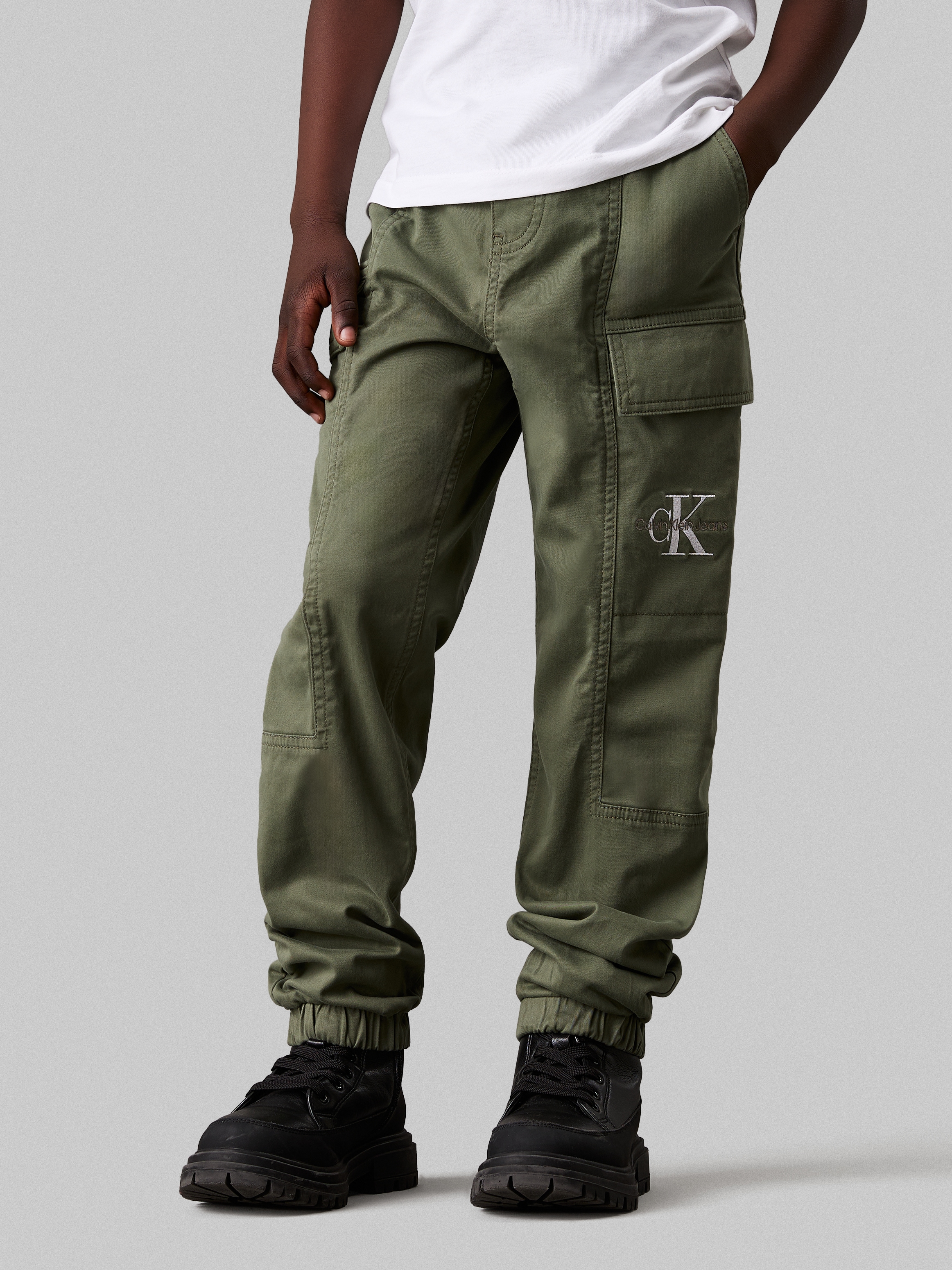 Calvin Klein Jeans Sweathose »ESSENTIAL WOVEN CARGO PANTS« für Kinder bis 16 Jahre mit Logo-Print