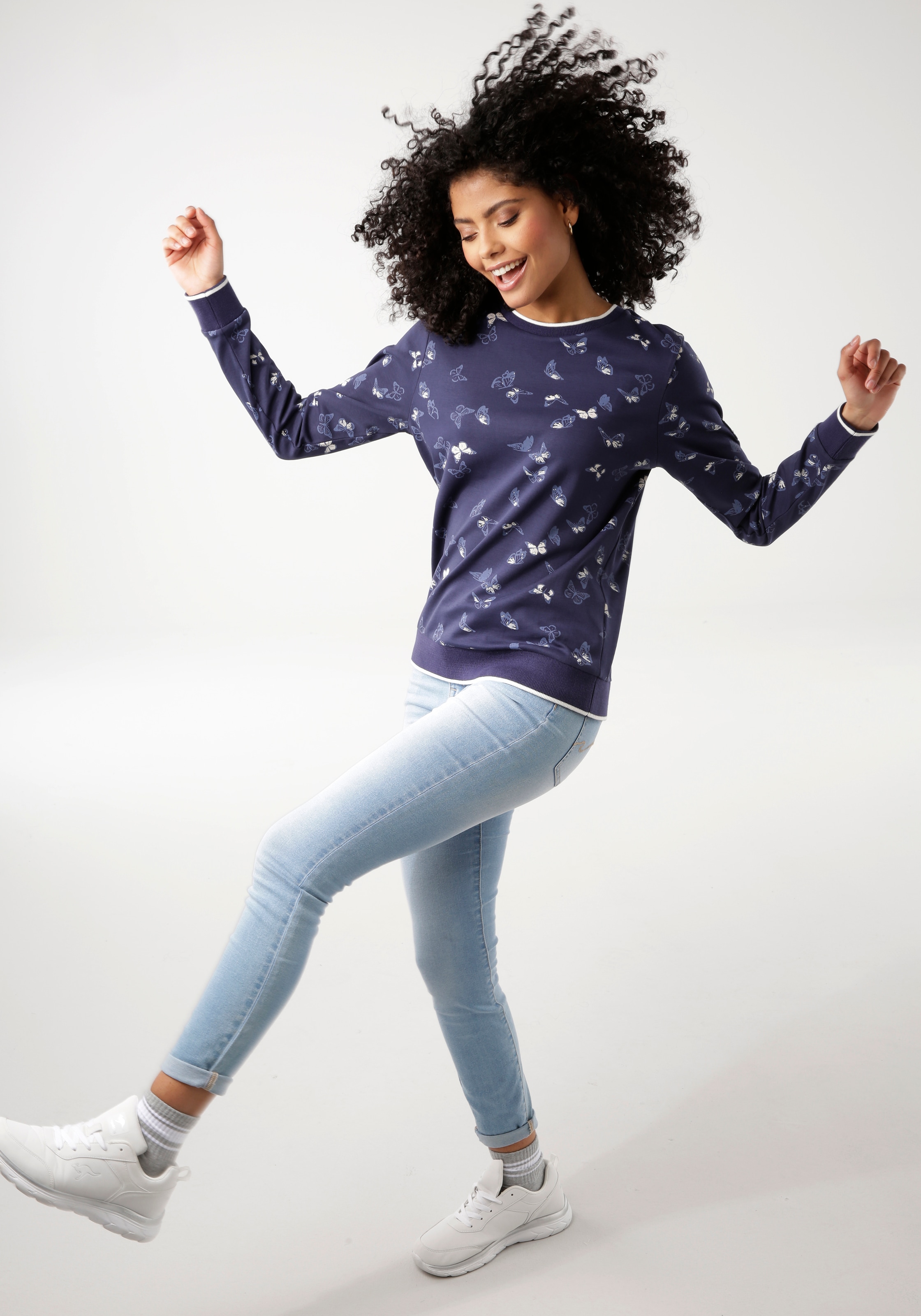 KangaROOS Sweatshirt, mit trendigem Schweiz online shoppen bei Jelmoli-Versand Schmetterlings-Allover-Druck