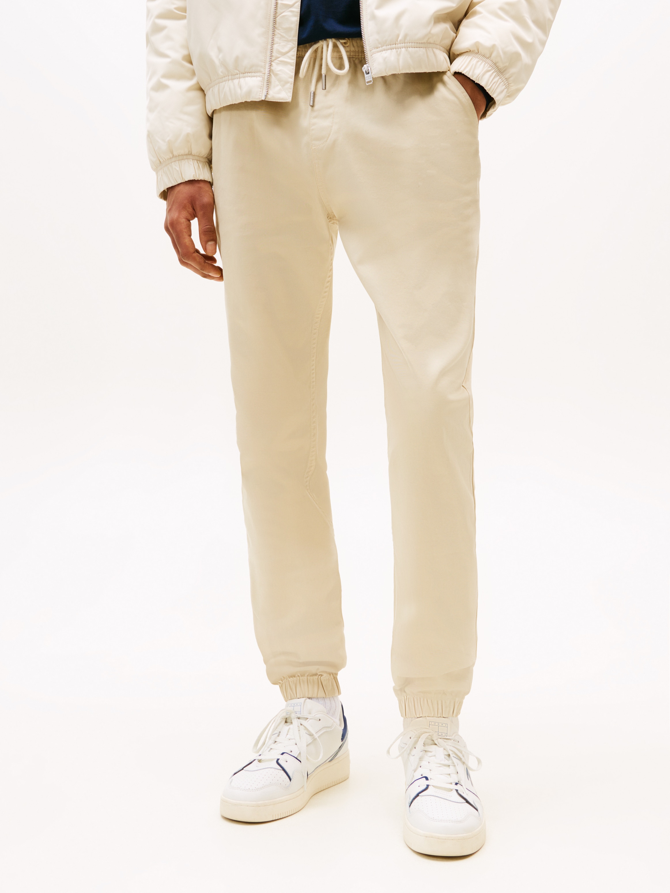 Tommy Jeans Stoffhose "TJM AUSTIN JOG" Mit Kordelzug