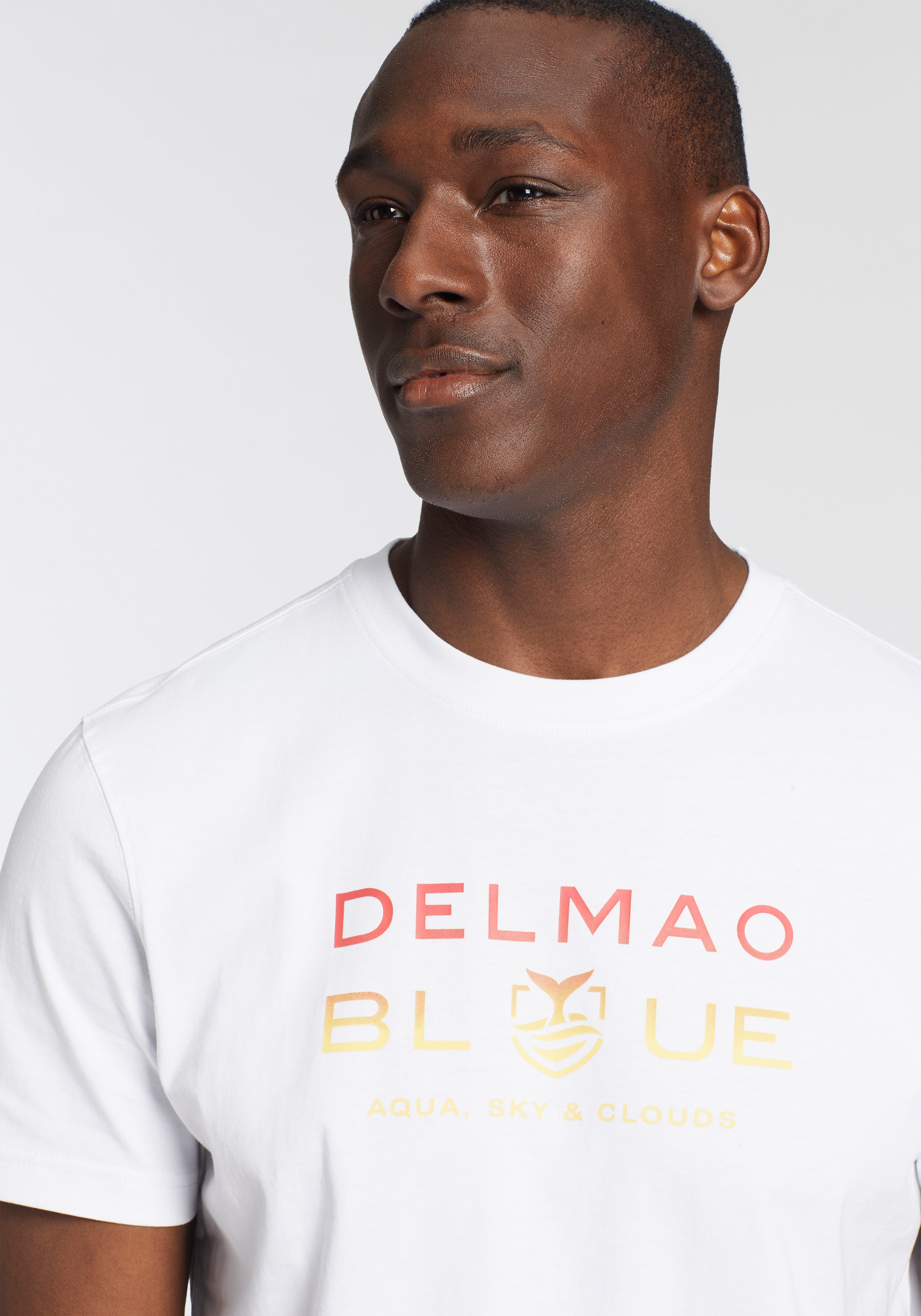 DELMAO T-Shirt, mit modischem Brustprint - NEUE MARKE!