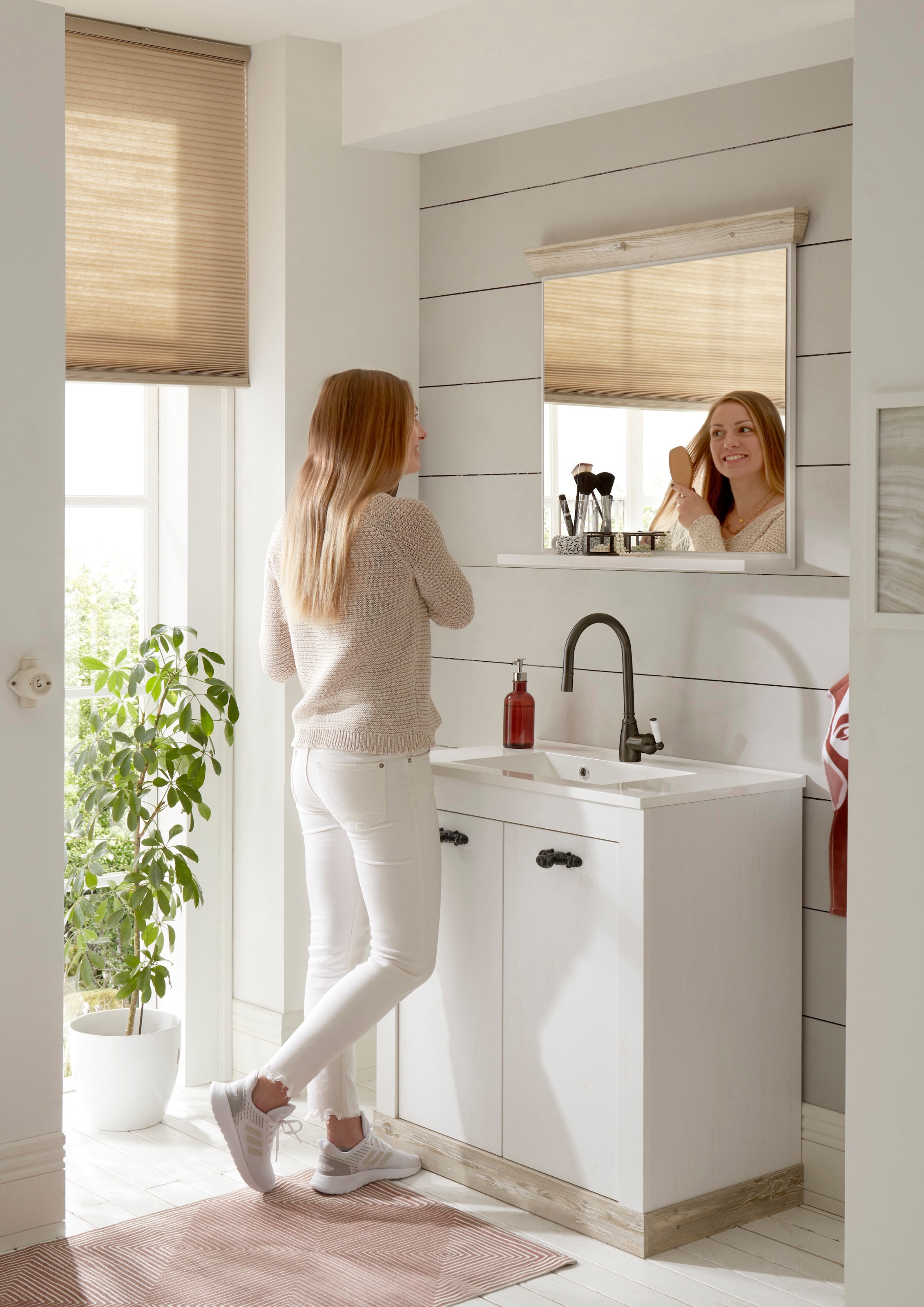 Home affaire Badspiegel »Florenz, Spiegel im Landhausstil«, in Pinie Weiss, mit Ablagefläche, Breite 80 cm