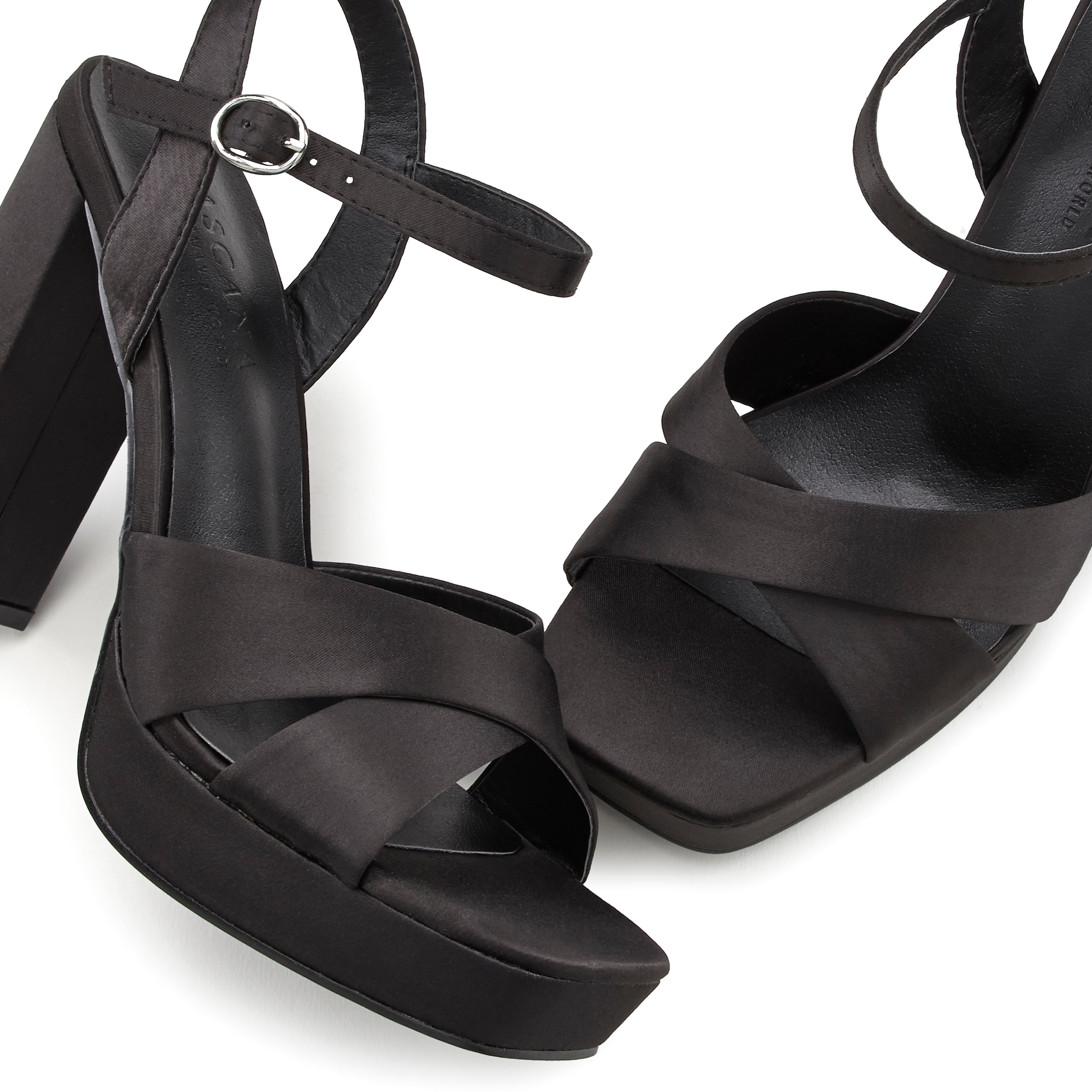 LASCANA Riemchensandalette, High Heel Sandale mit Plateau & Blockabsatz in Satin Optik VEGAN