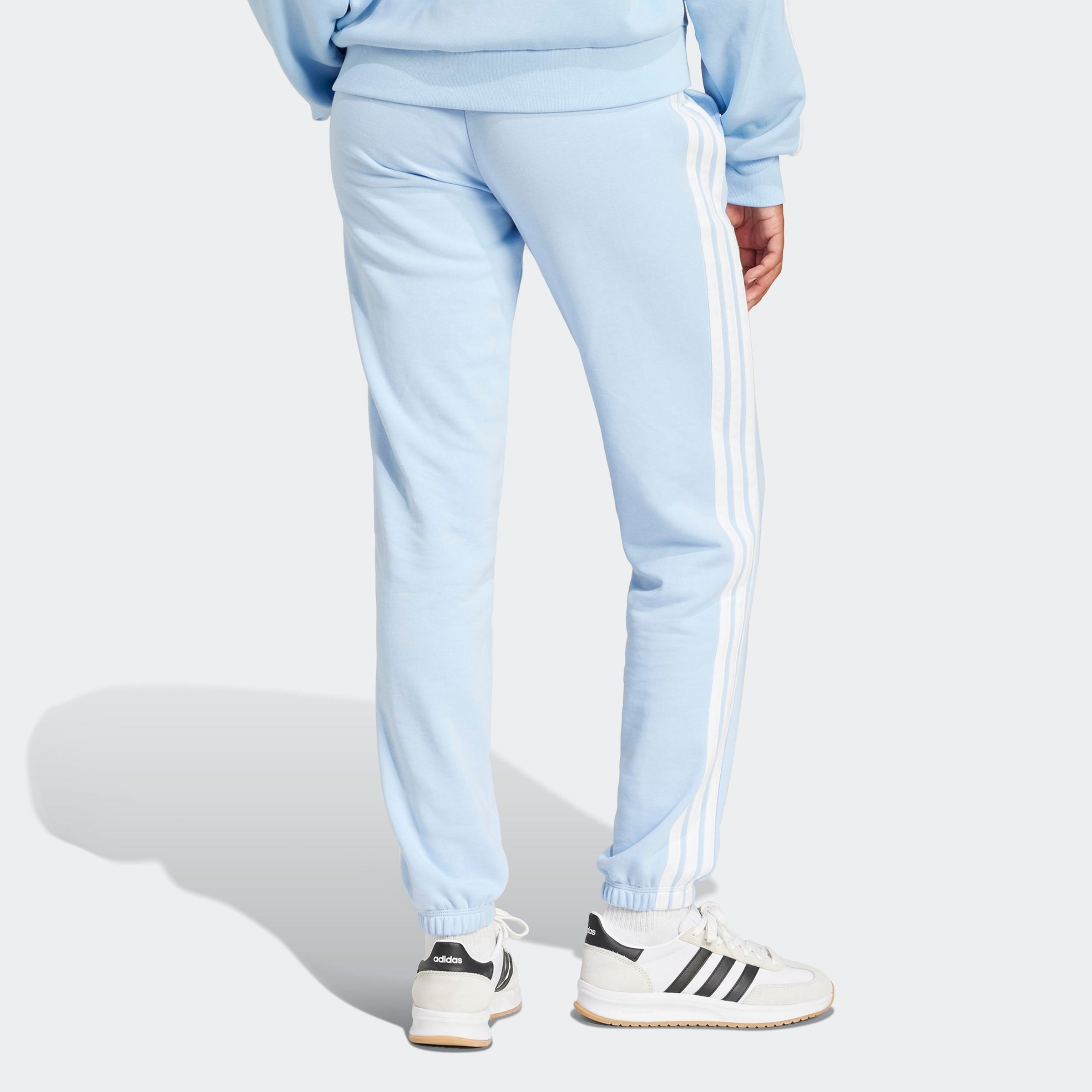 adidas Sportswear Sporthose »W 3S FT CF PT«, (1 tlg.), Reguläre Passform, mittelhoher Bund, weiches French Terry Material