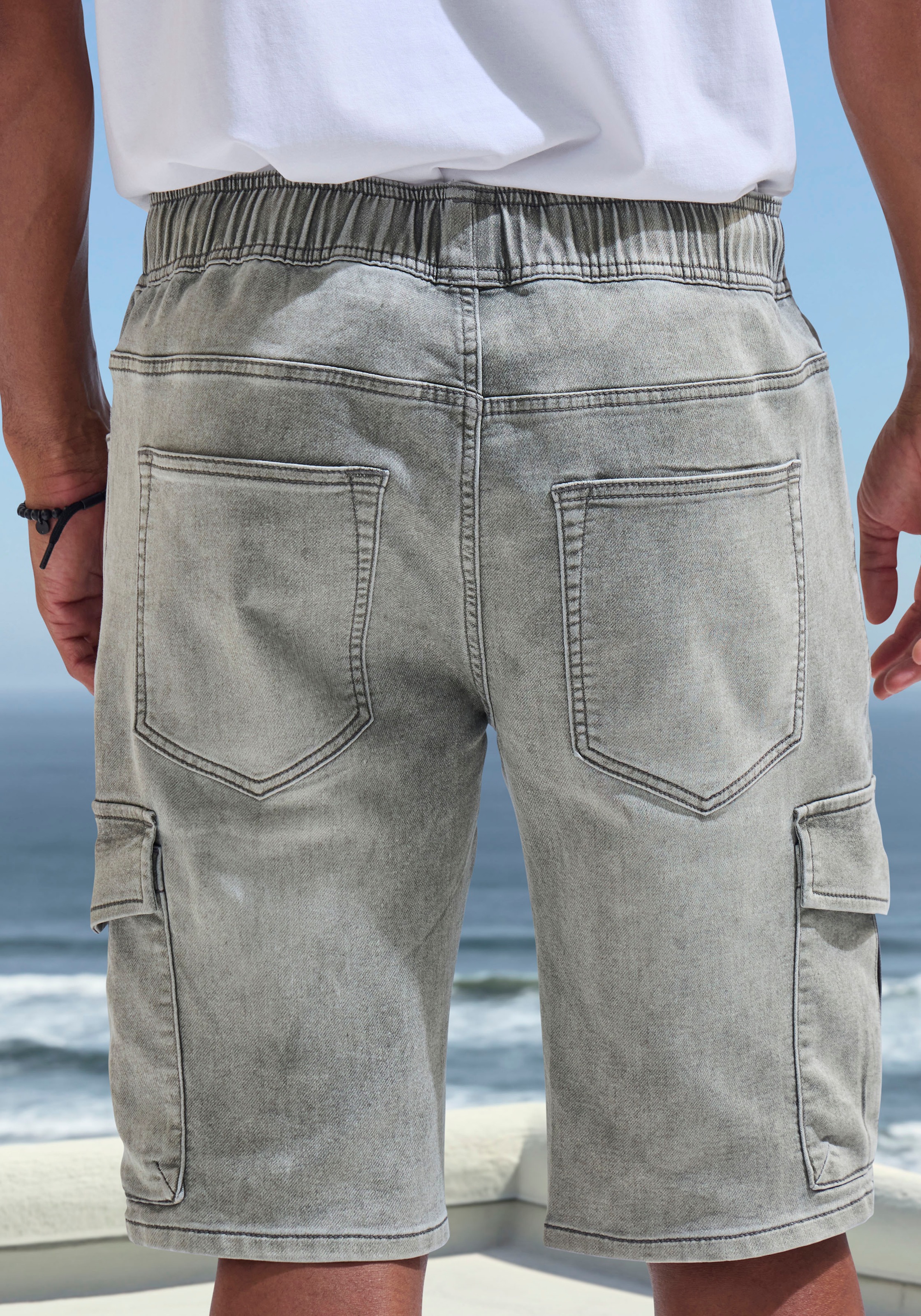 John Devin Jogg Pants, mit Cargotaschen, knielang, elastische Schlupf-Bermuda
