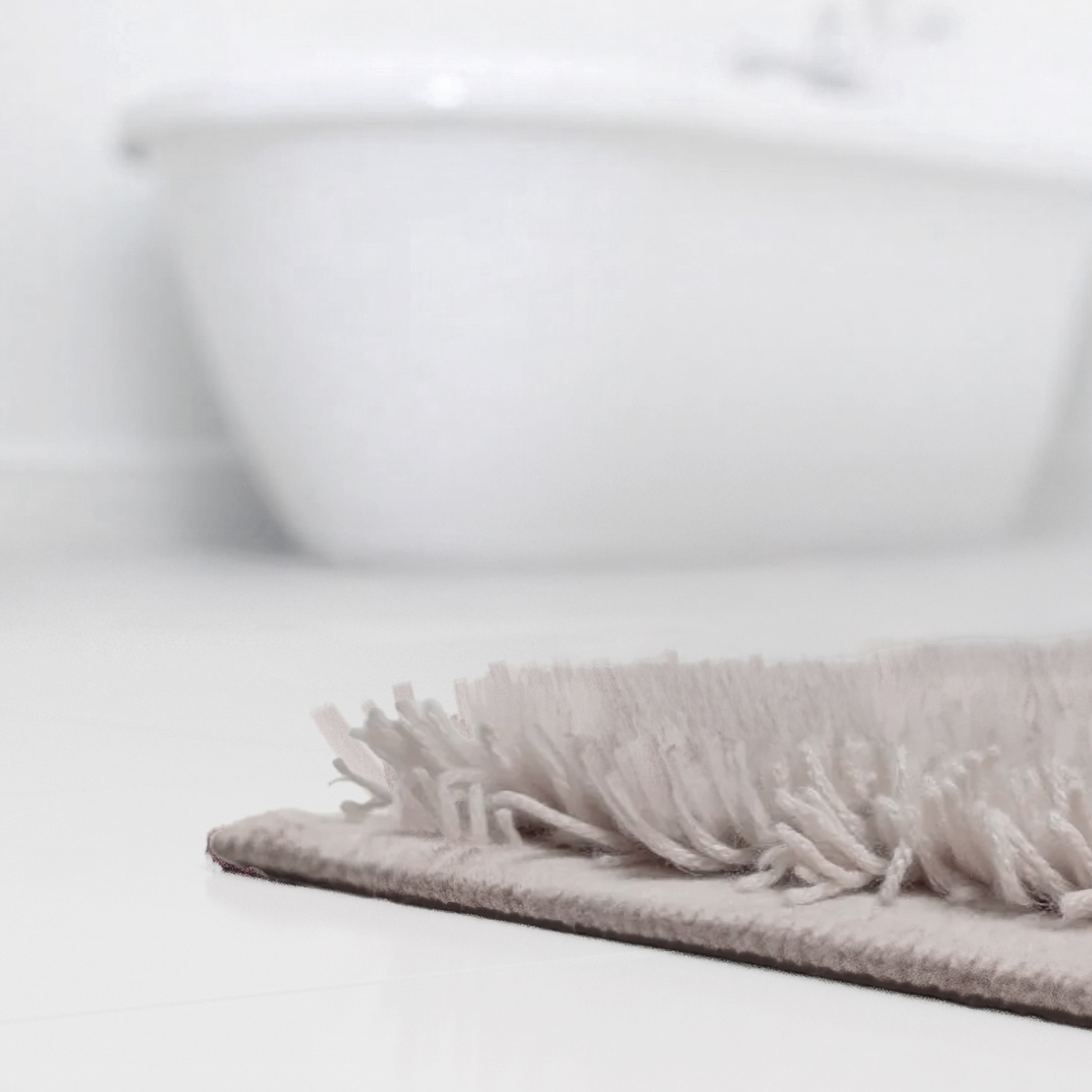 Grund Badematte »Levana«, rutschhemmend beschichtet, fussbodenheizungsgeeignet, Stilvolles Blattmotiv, 5 Jahre Garantie