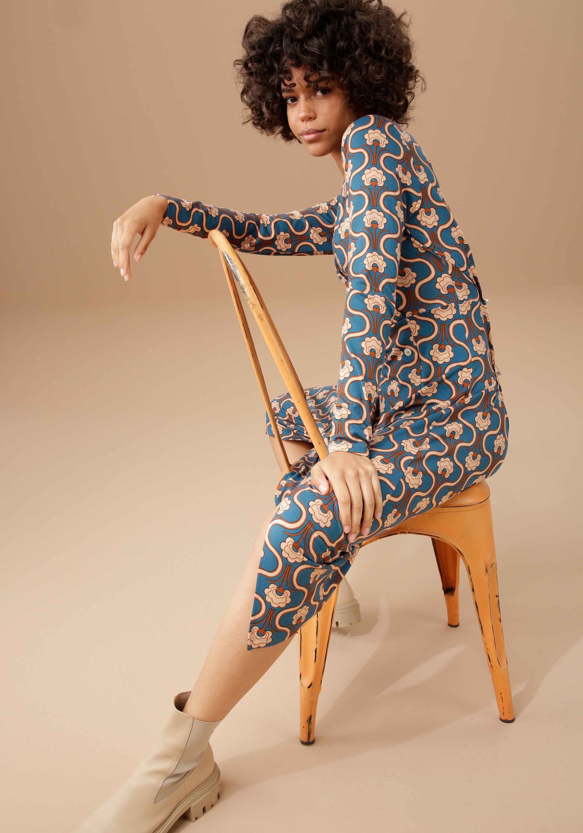 Retromuster CASUAL | mit bedruckt trendigem Jelmoli-Versand Aniston bestellen online Jerseykleid,