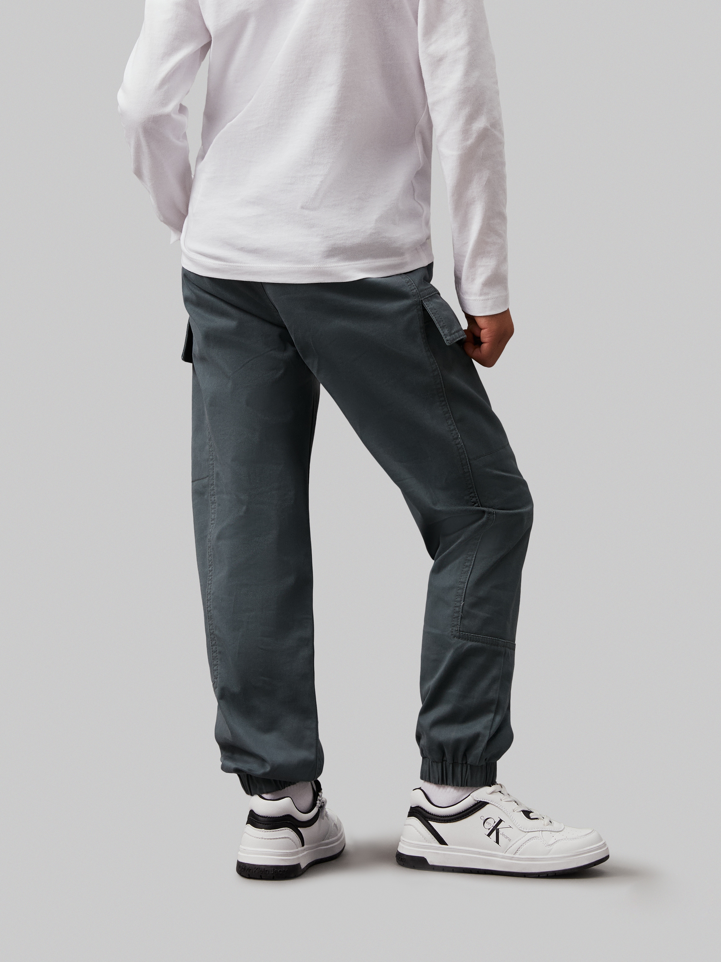 Calvin Klein Jeans Sweathose »ESSENTIAL WOVEN CARGO PANTS«, für Kinder bis 16 Jahre mit Logo-Print