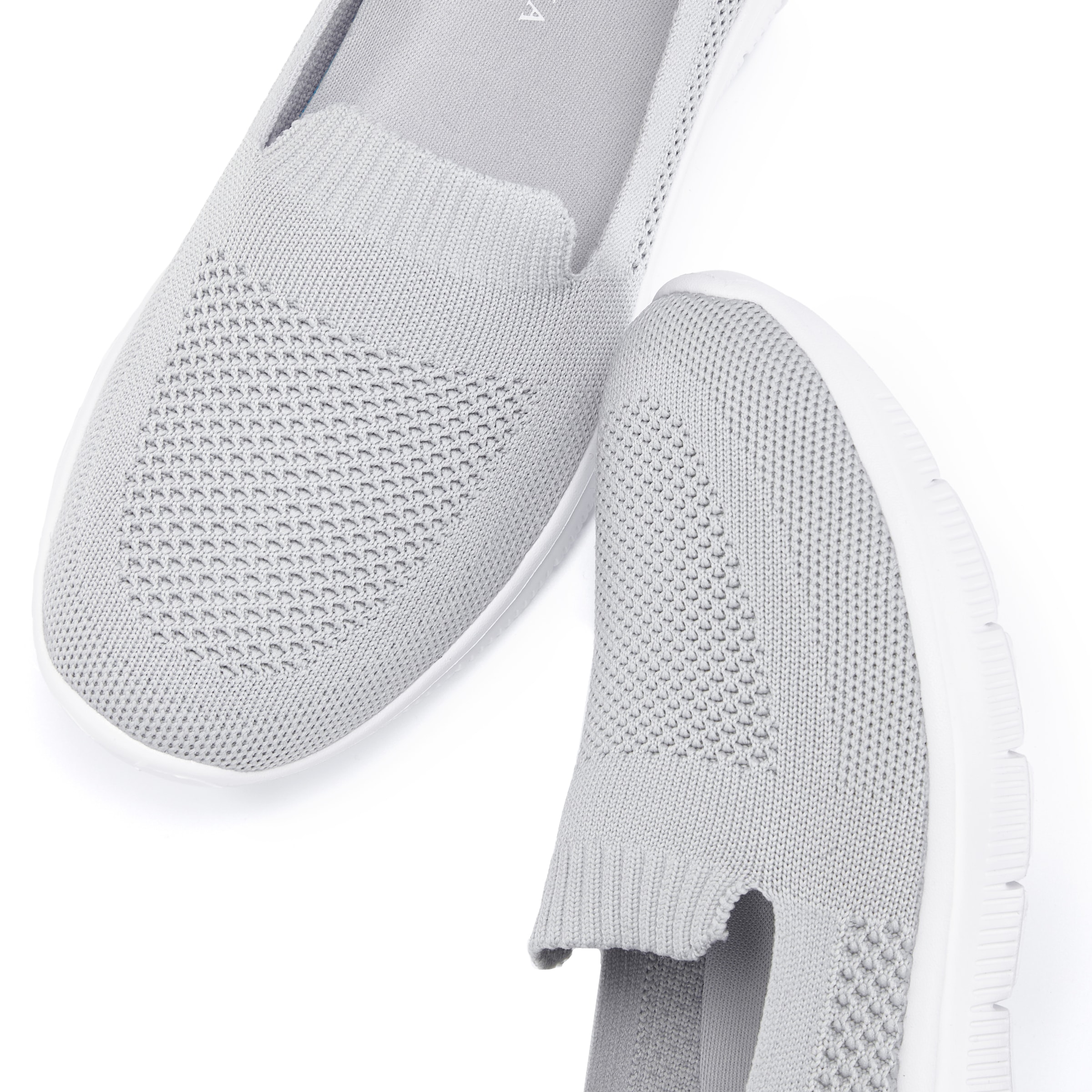 LASCANA Slipper, Sneaker, Halbschuh, ultraleicht zum Reinschlüpfen VEGAN