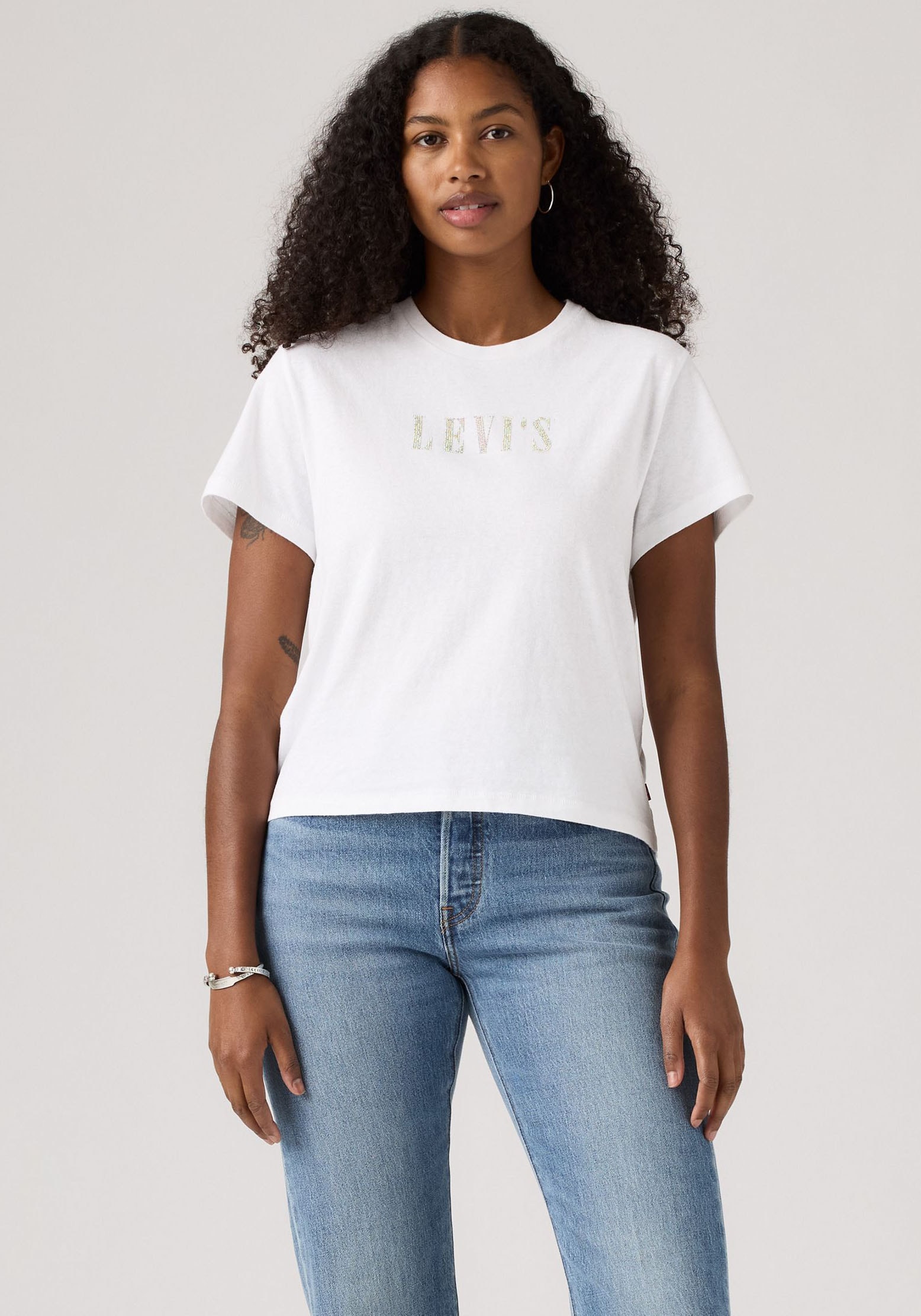 Levi's® T-Shirt »GRAPHIC CLASSIC T« Glitzerne Applikation