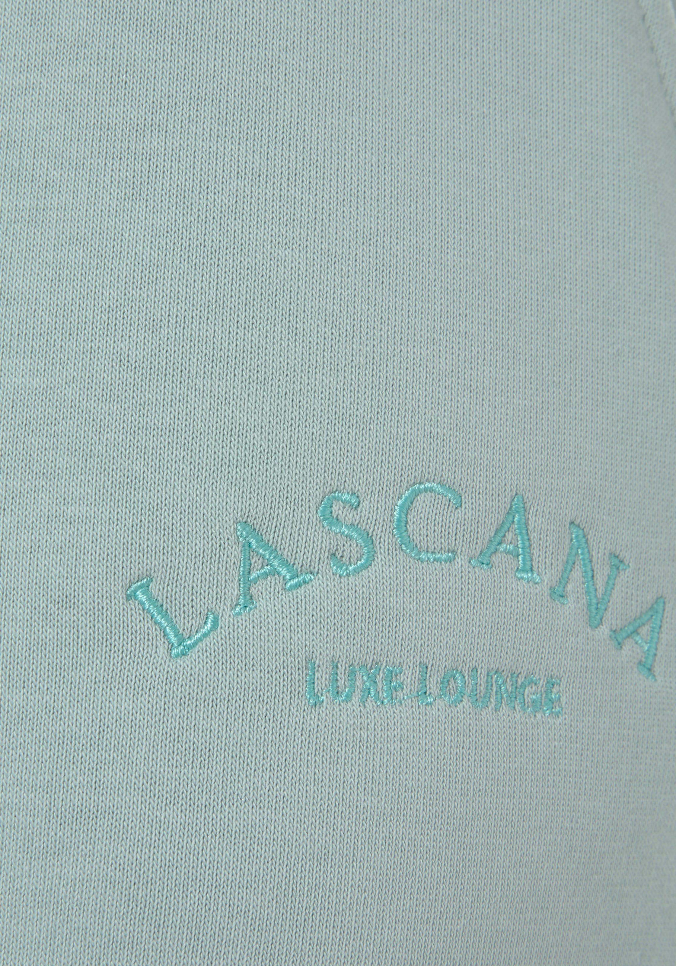 LASCANA Relaxshorts, mit seitlichen Taschen und Logostickerei, Loungewear