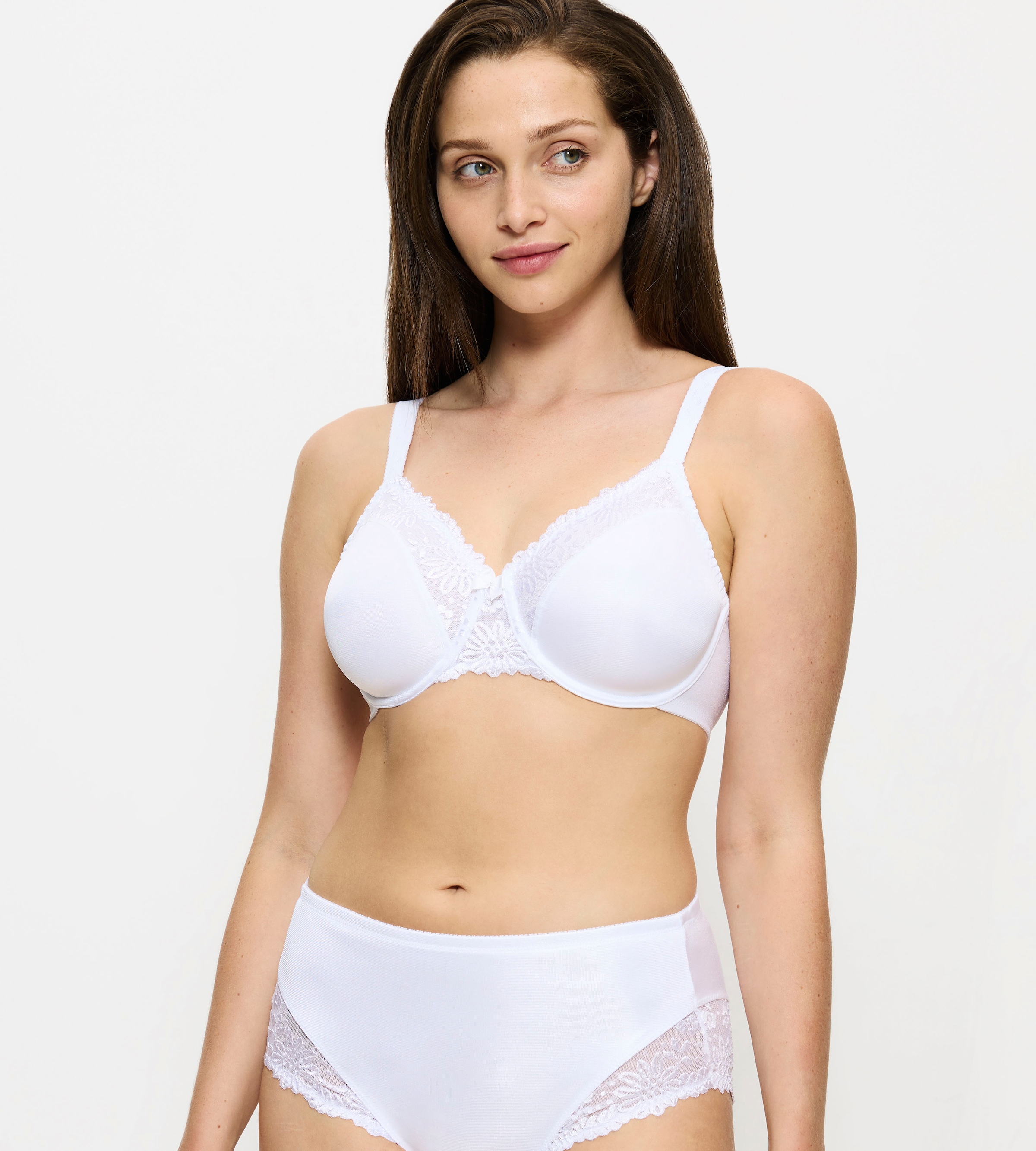 Triumph Minimizer-BH "Ladyform Soft" verkleinert die Brust optisch um eine Cup-Grösse