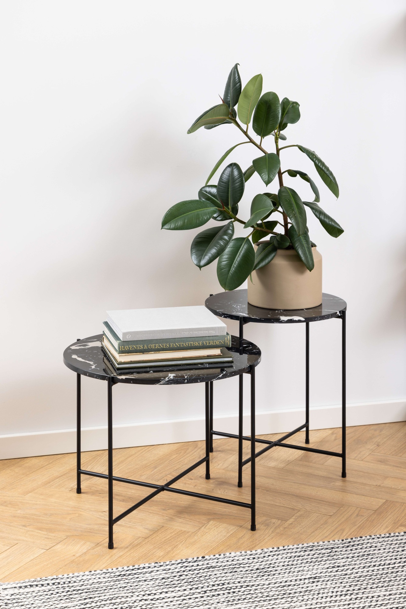 ACTONA GROUP Beistelltisch "Avila" Ecktisch, rund, Tischplatte aus Marmorstein, T: 52 cm