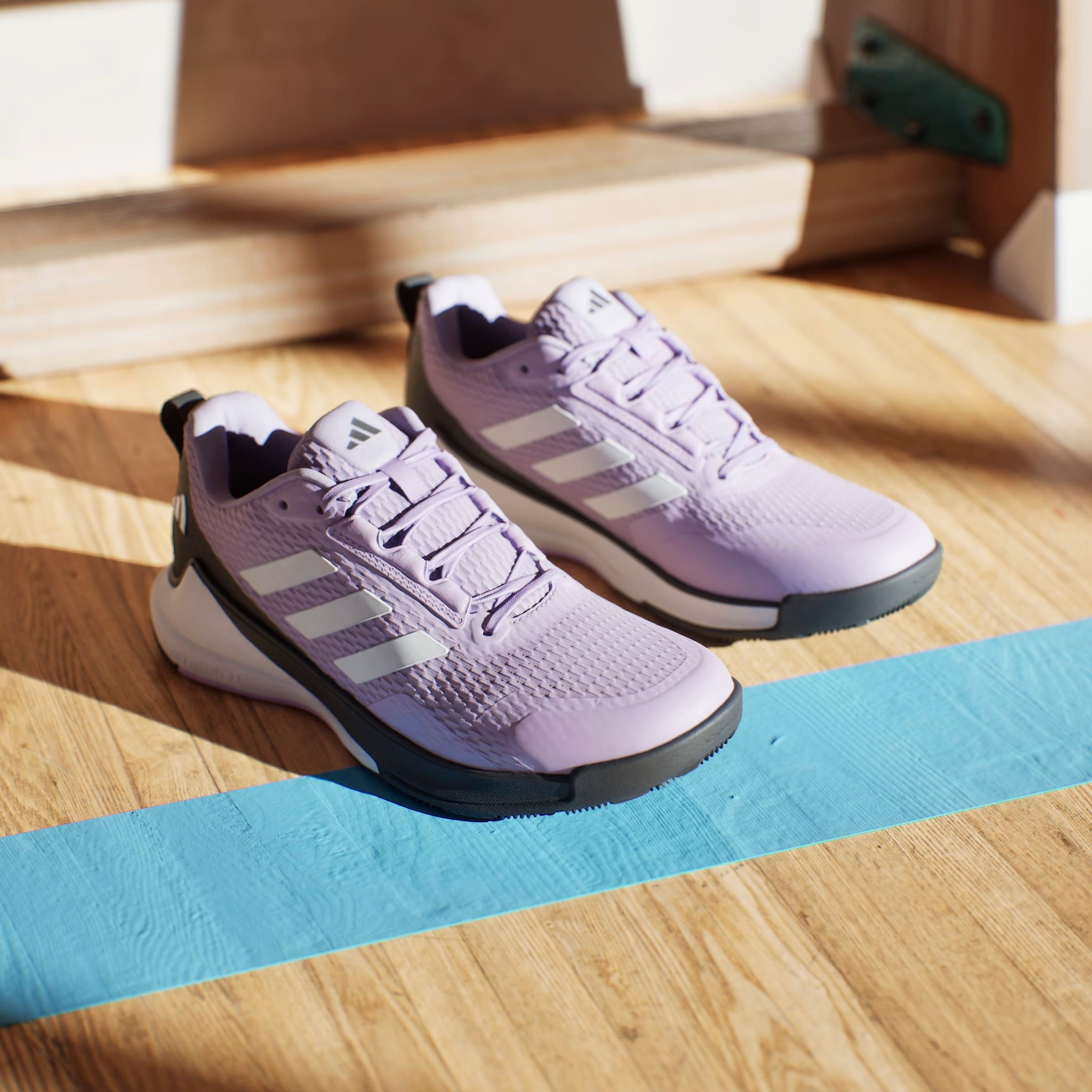 adidas Performance Hallenschuh »NOVAFLIGHT 2 INDOOR«, besonders geeignet für Volleyball und Basketball