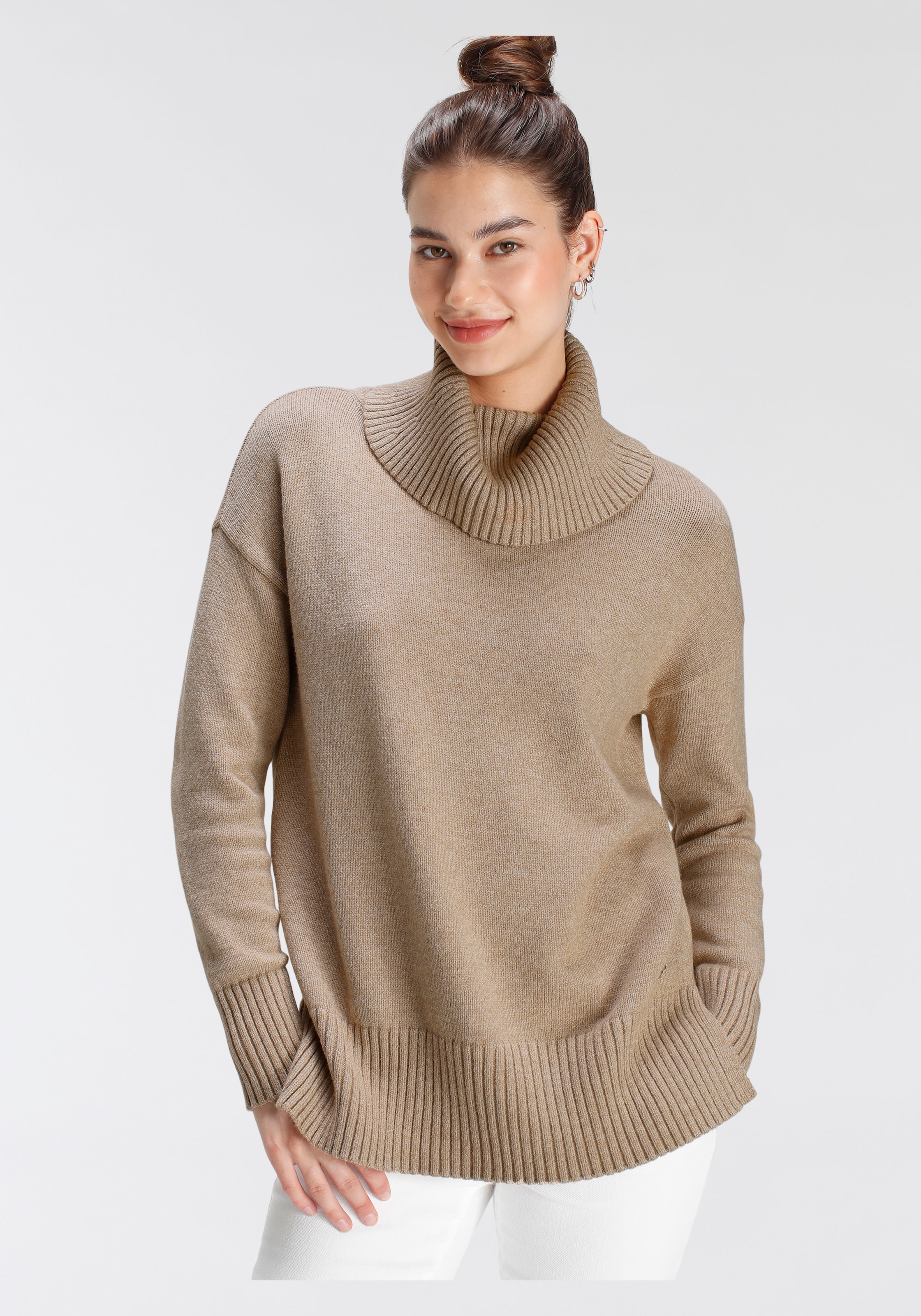 Tamaris Rollkragenpullover in lässiger Form mit seitlichen Schlitzen