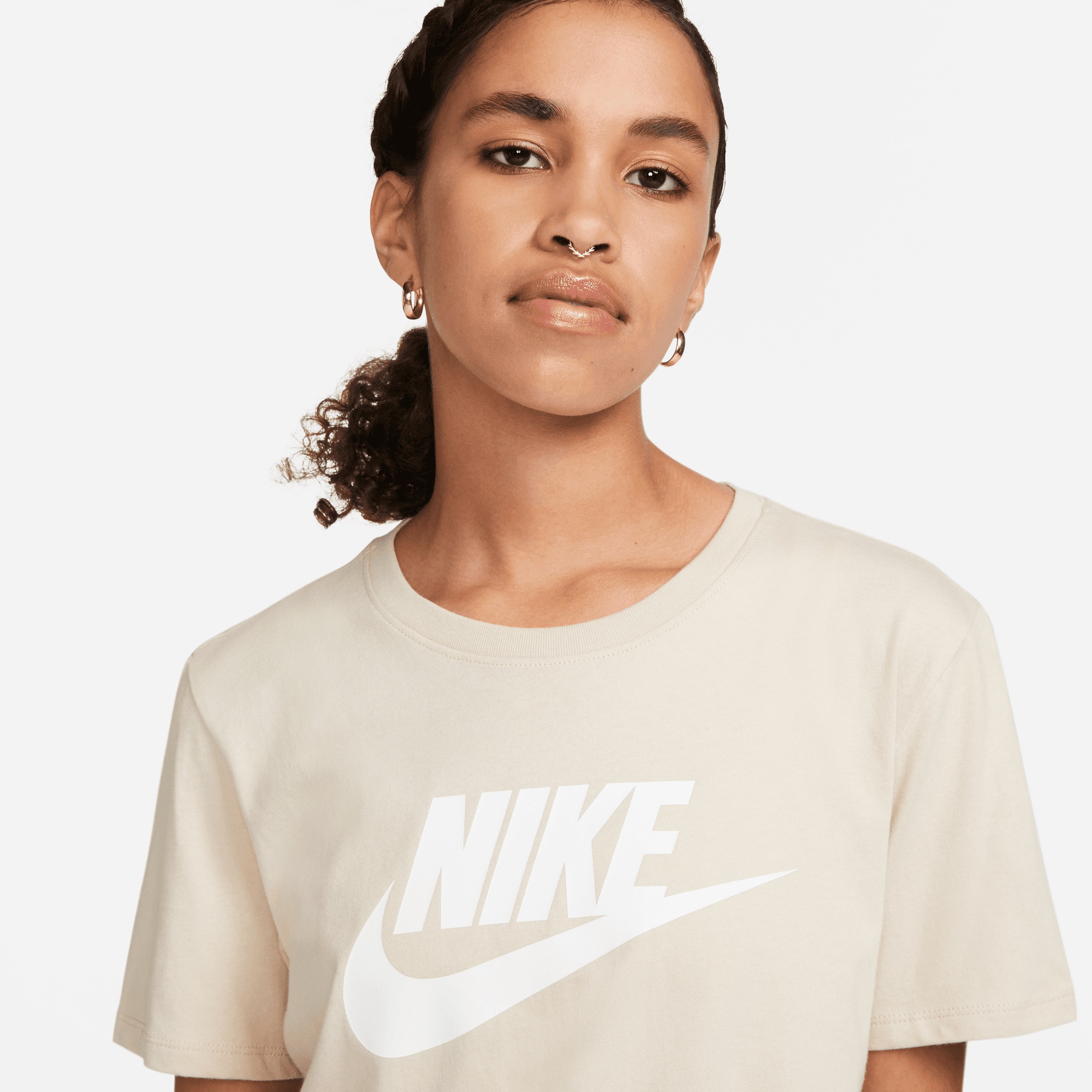 Nike Sportswear T-Shirt »ESSENTIALS WOMEN'S LOGO T-SHIRT«