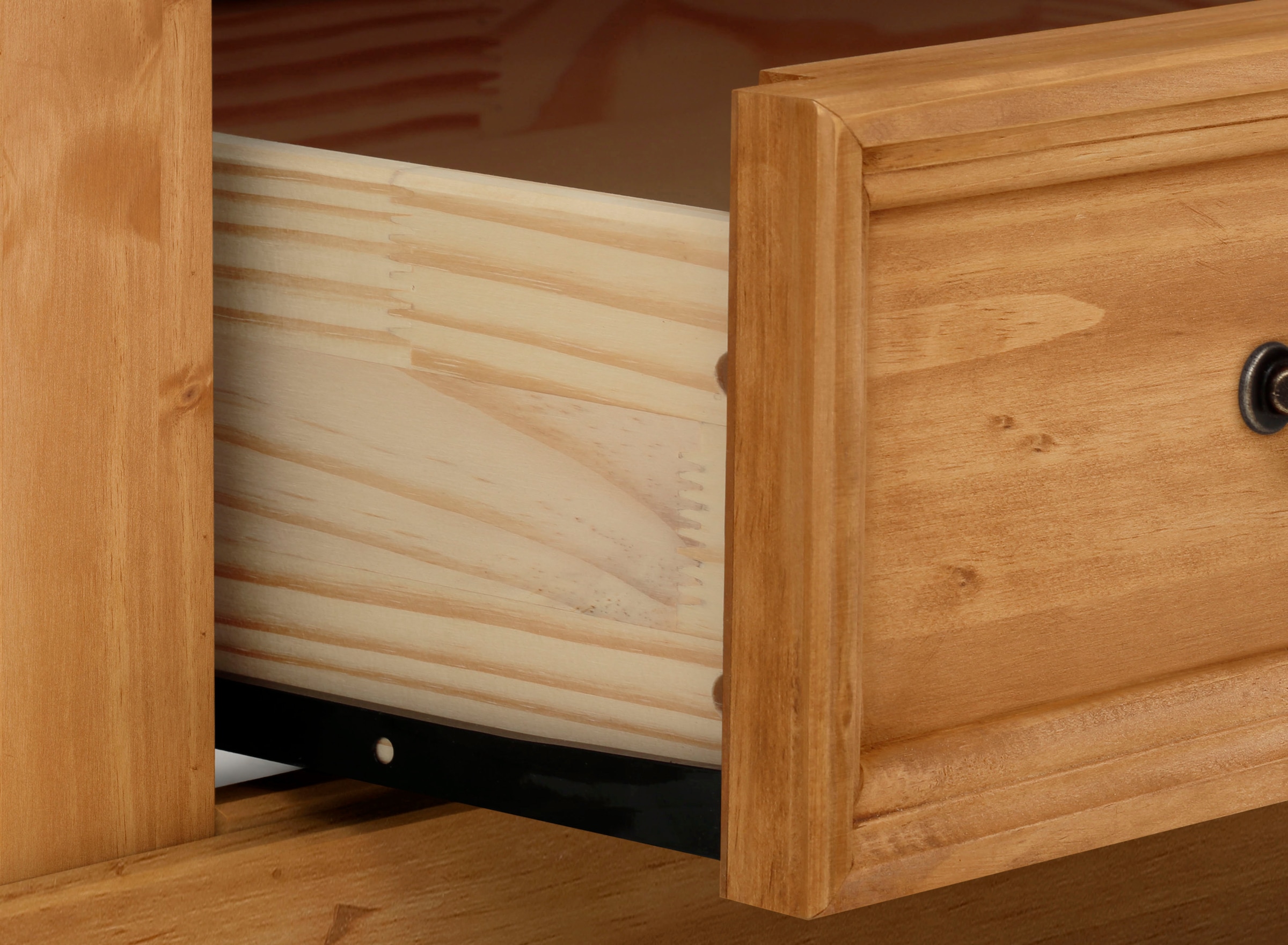 Home affaire Vitrine »Selma Highboard«, aus massivem Kiefernholz, mit Griffen aus antikisiertem Metall