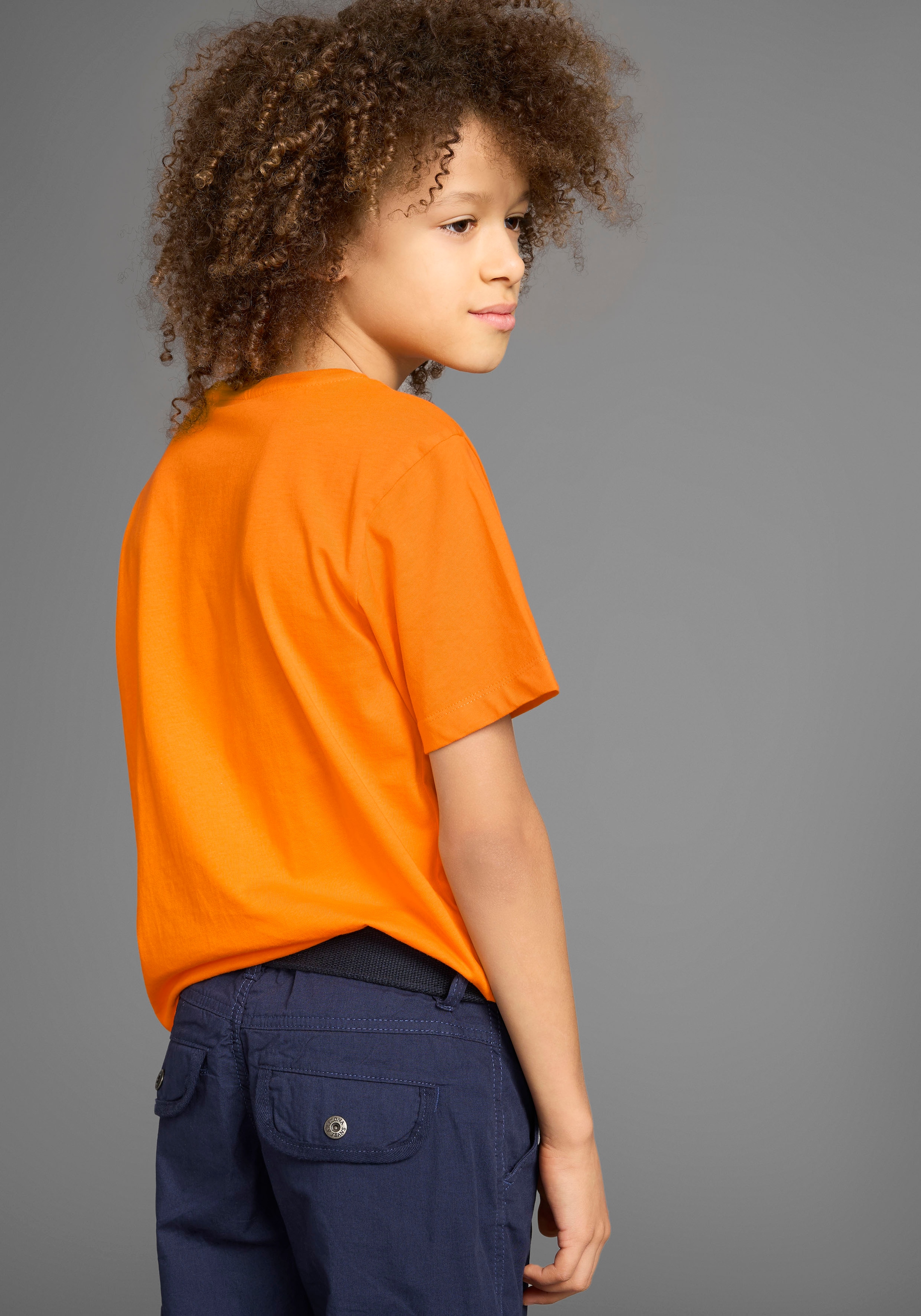 KIDSWORLD T-Shirt »Mit Spruch: CHILL MAL«, Kurzarm, Basic-Stil, mit coolen Schriftzügen, Rundhalsausschnitt