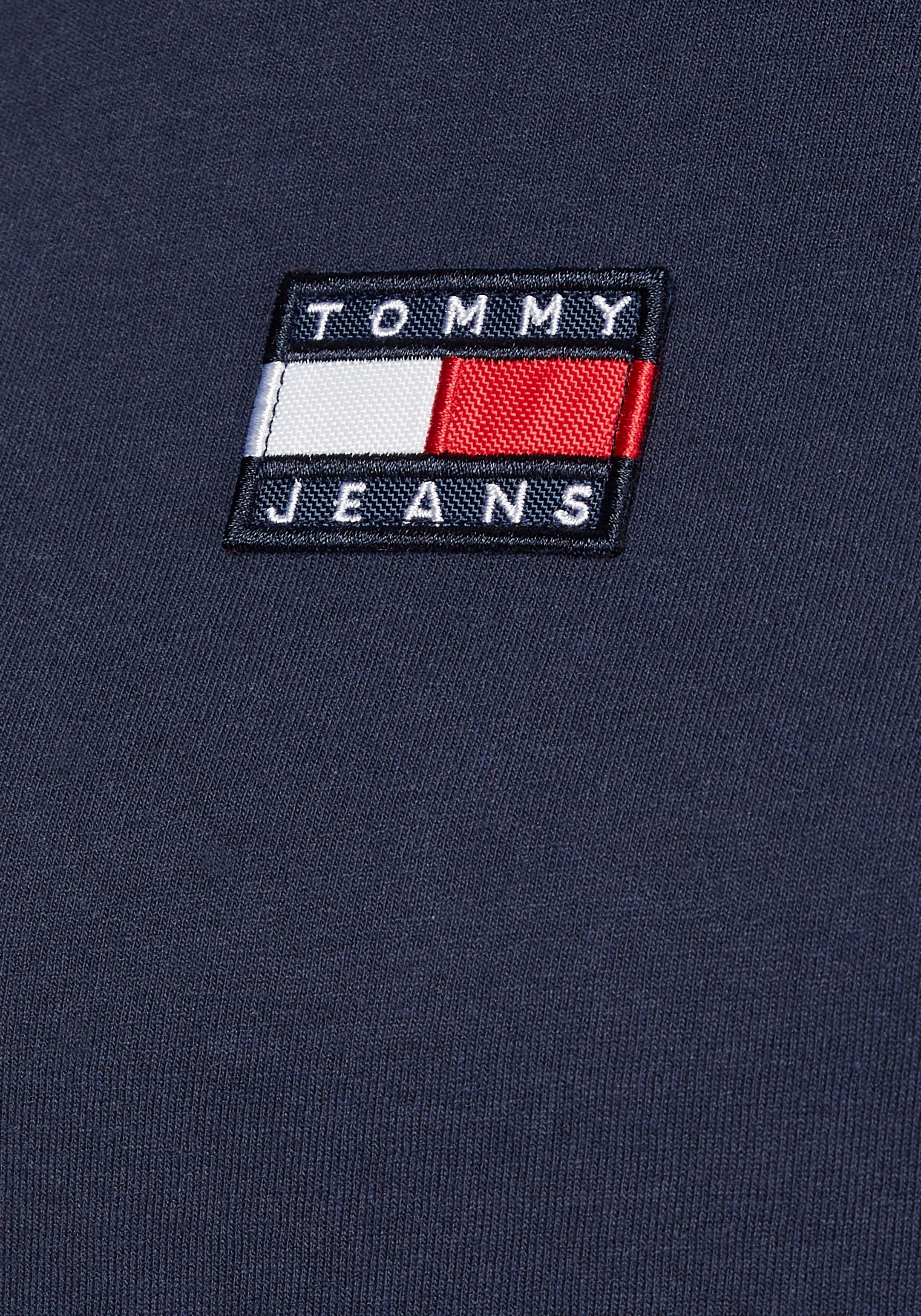 Center Logo-Aufnäher kleinem bei Tee«, Tommy kaufen »TJW Badge Jeans Schweiz Jelmoli-Versand Tommy mit online Jeans Rundhalsshirt Tommy
