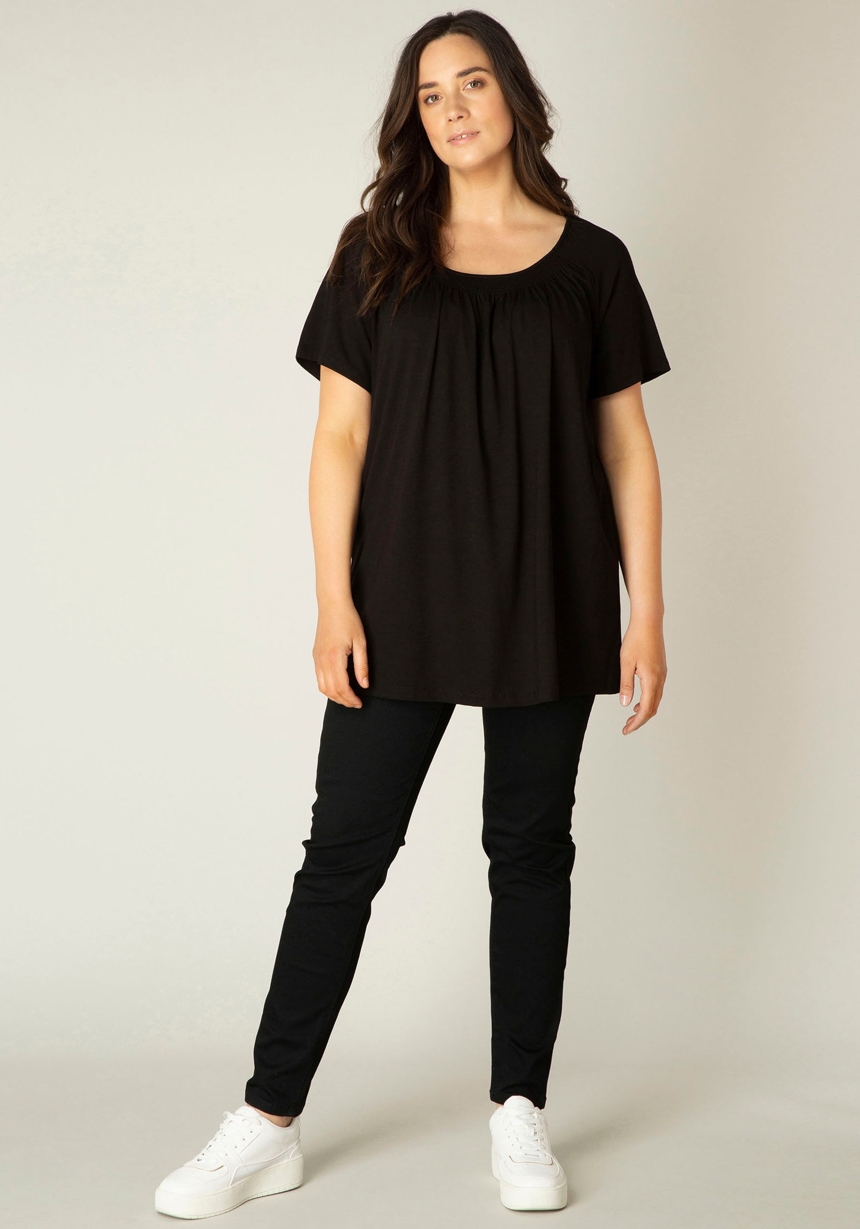 Base Level Curvy T-Shirt »Yokia«, In formstabiler Baumwoll-Mischqualität  online kaufen bei Jelmoli-Versand Schweiz | T-Shirts