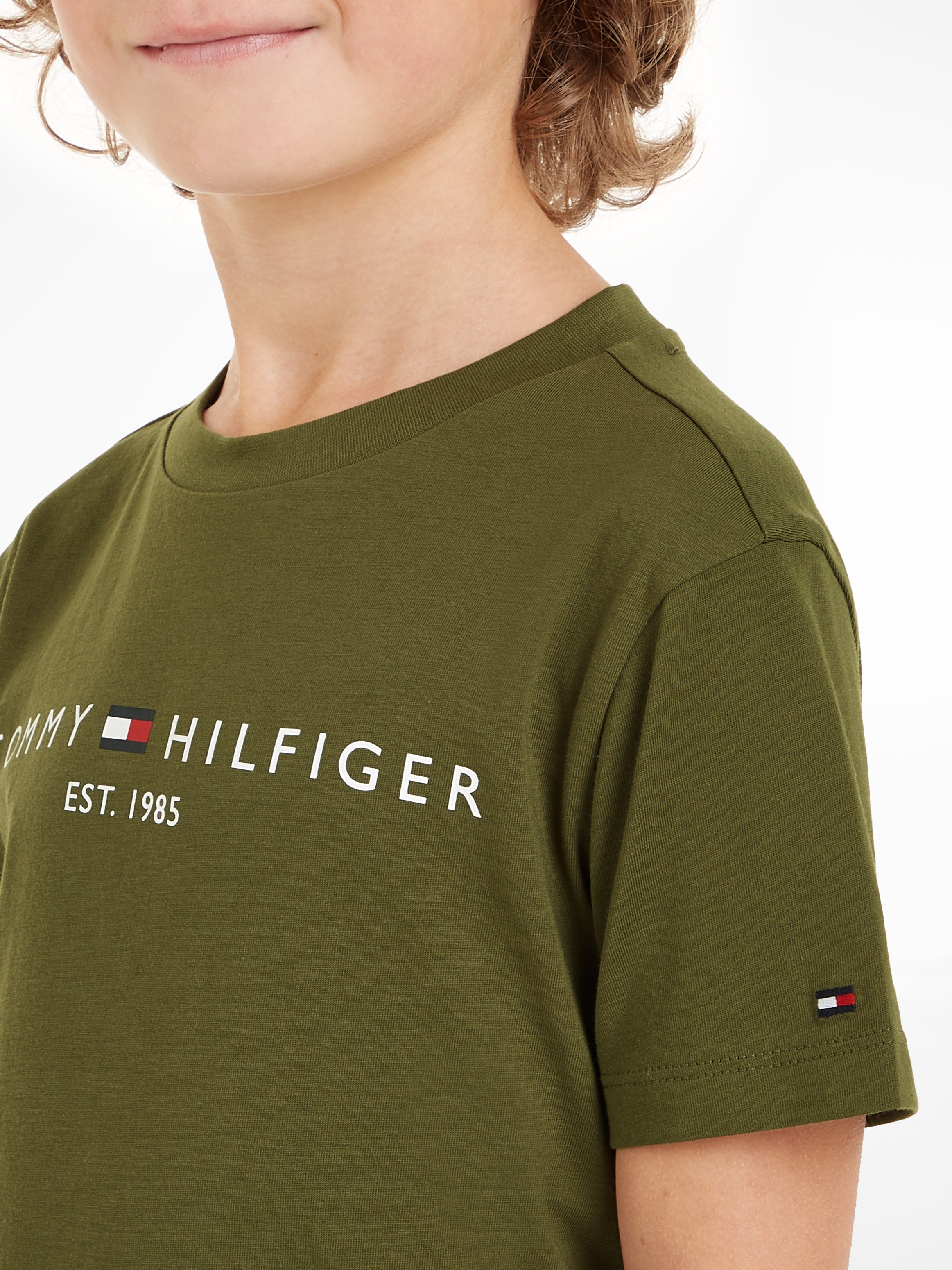 Tommy Hilfiger Kurzarmshirt »U ESSENTIAL TEE S/S«, Kinder bis 16 Jahre mit Logostickerei