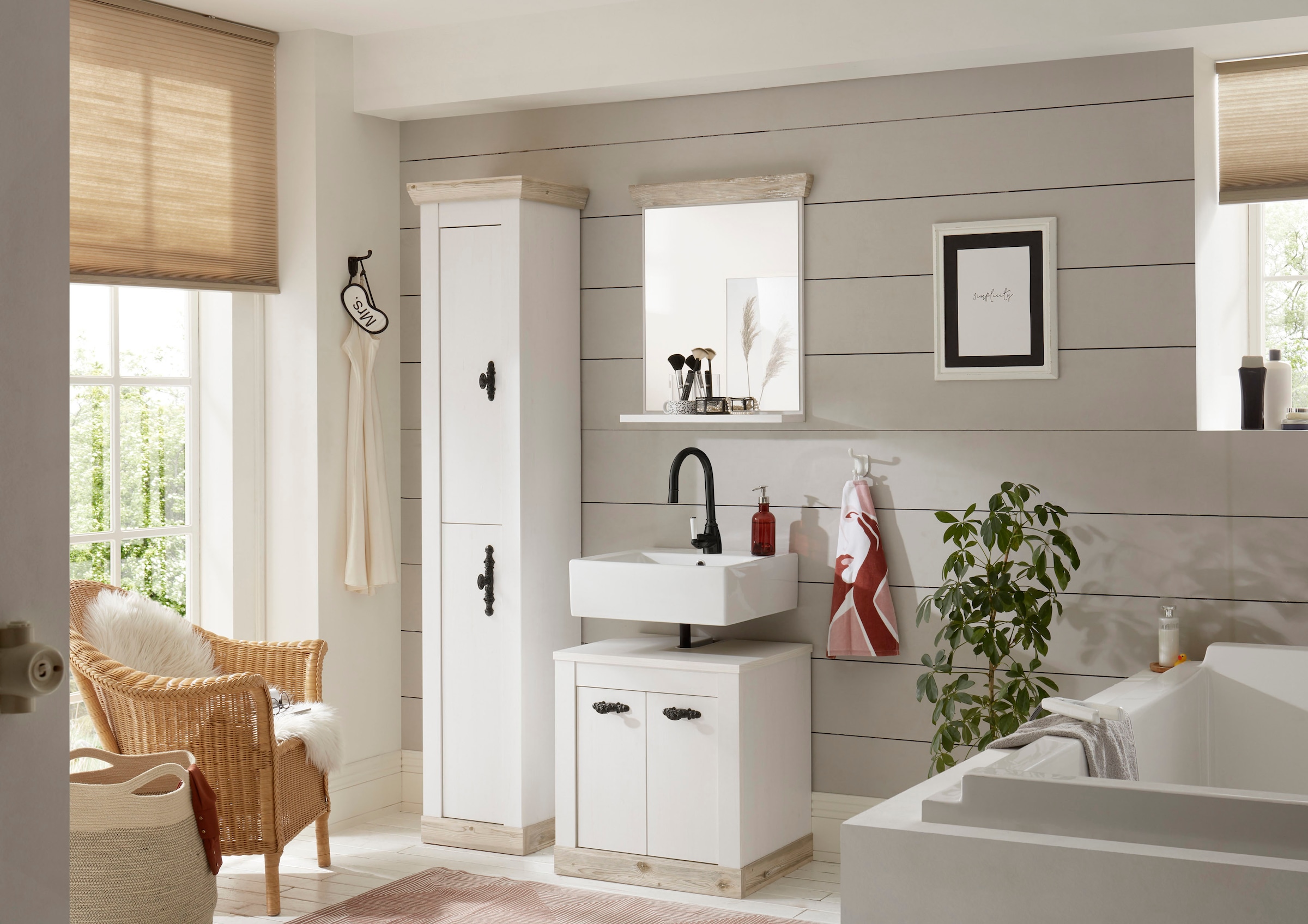 Home affaire Badmöbel-Set »Florenz, Bad im Landhausstil, 3-teiliges Badezimmer«, (3 St.), Waschbeckenunterschrank, Schrank und Spiegel, in Pinie Weiss, Stauraum