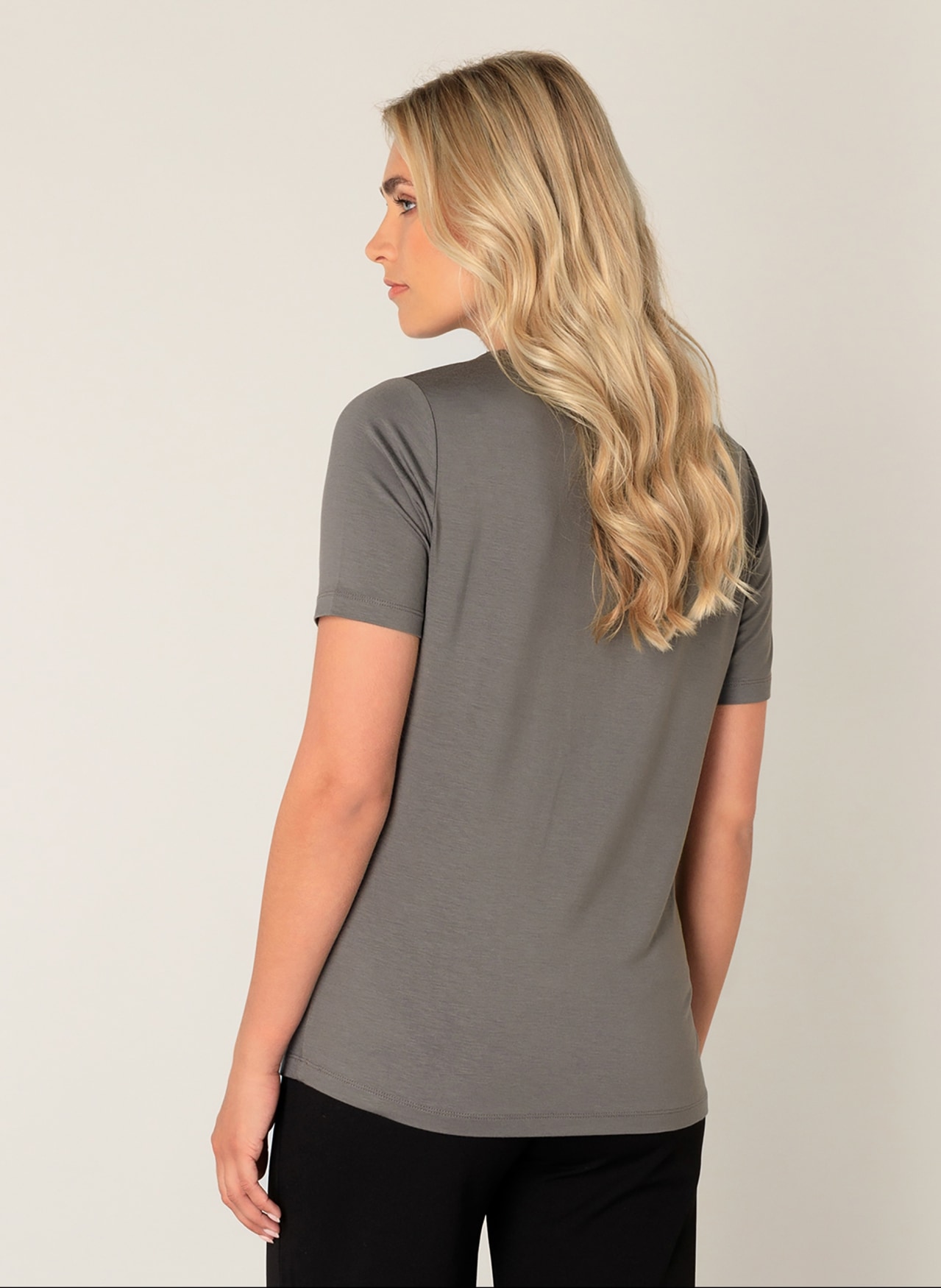 Base Level T-Shirt »Yanic«, mit V-Ausschnitt