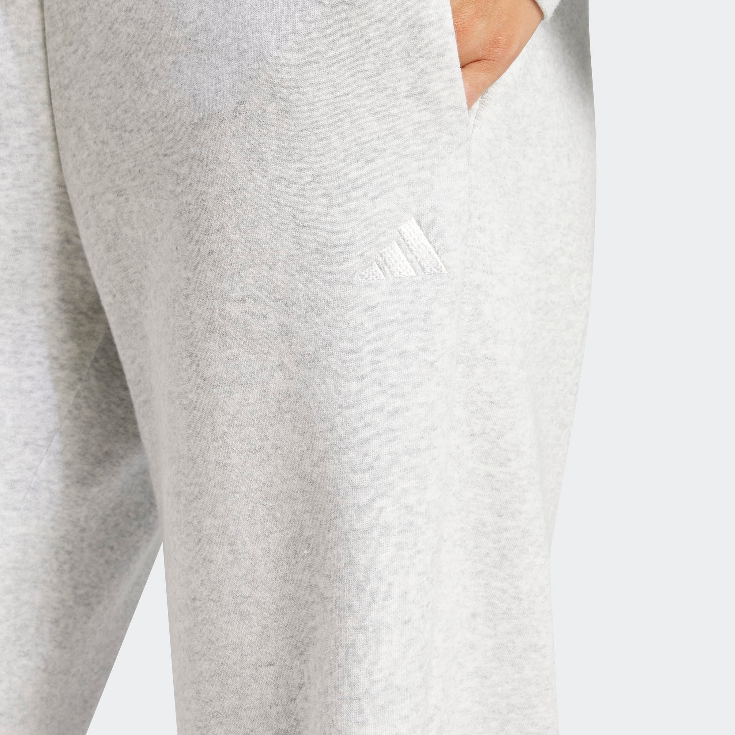 adidas Sportswear Sporthose »W SL FC PT«, (1 tlg.), Locker geschnitten, mittelhoher Bund