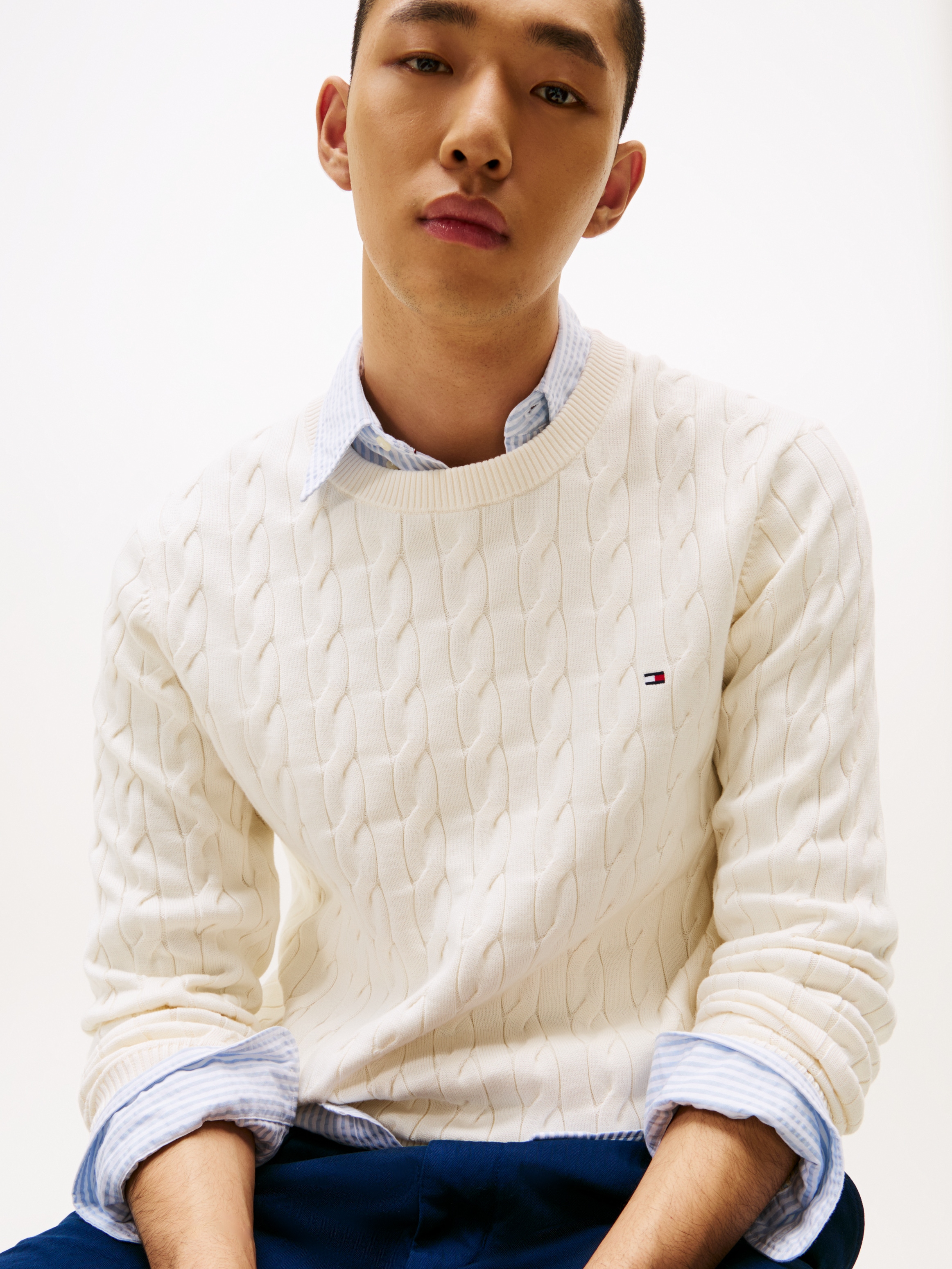Tommy Hilfiger Strickpullover »CLASSIC CABLE CREW NECK mit Strukturstrick und Flaglabel«, unifarben, casual, regular fit, Baumwolle, Rundhals
