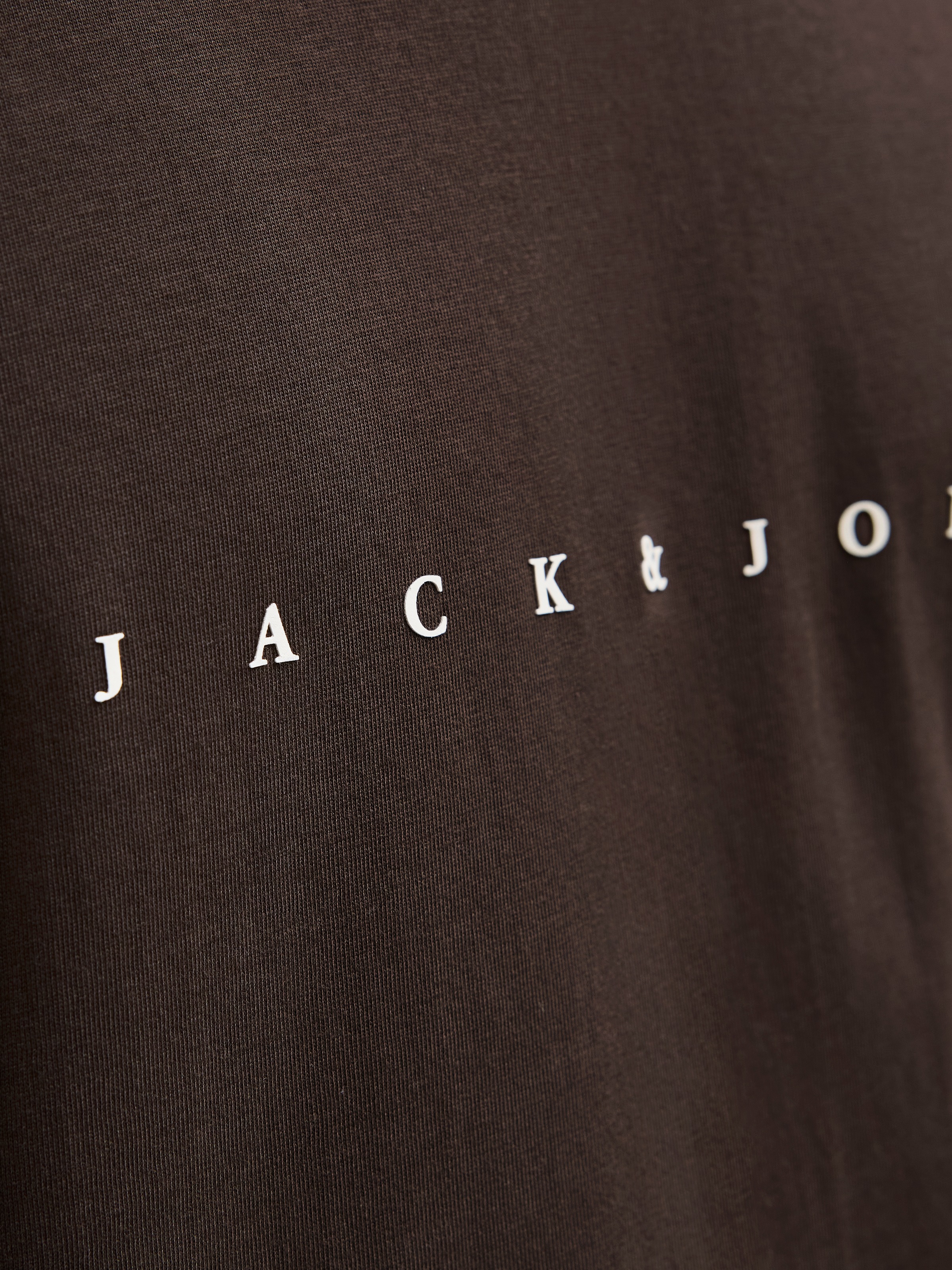 Jack & Jones Rundhalsshirt »JJESTAR mit Pigmentprint und Baumwollgefühl«, mit Pigmentprint