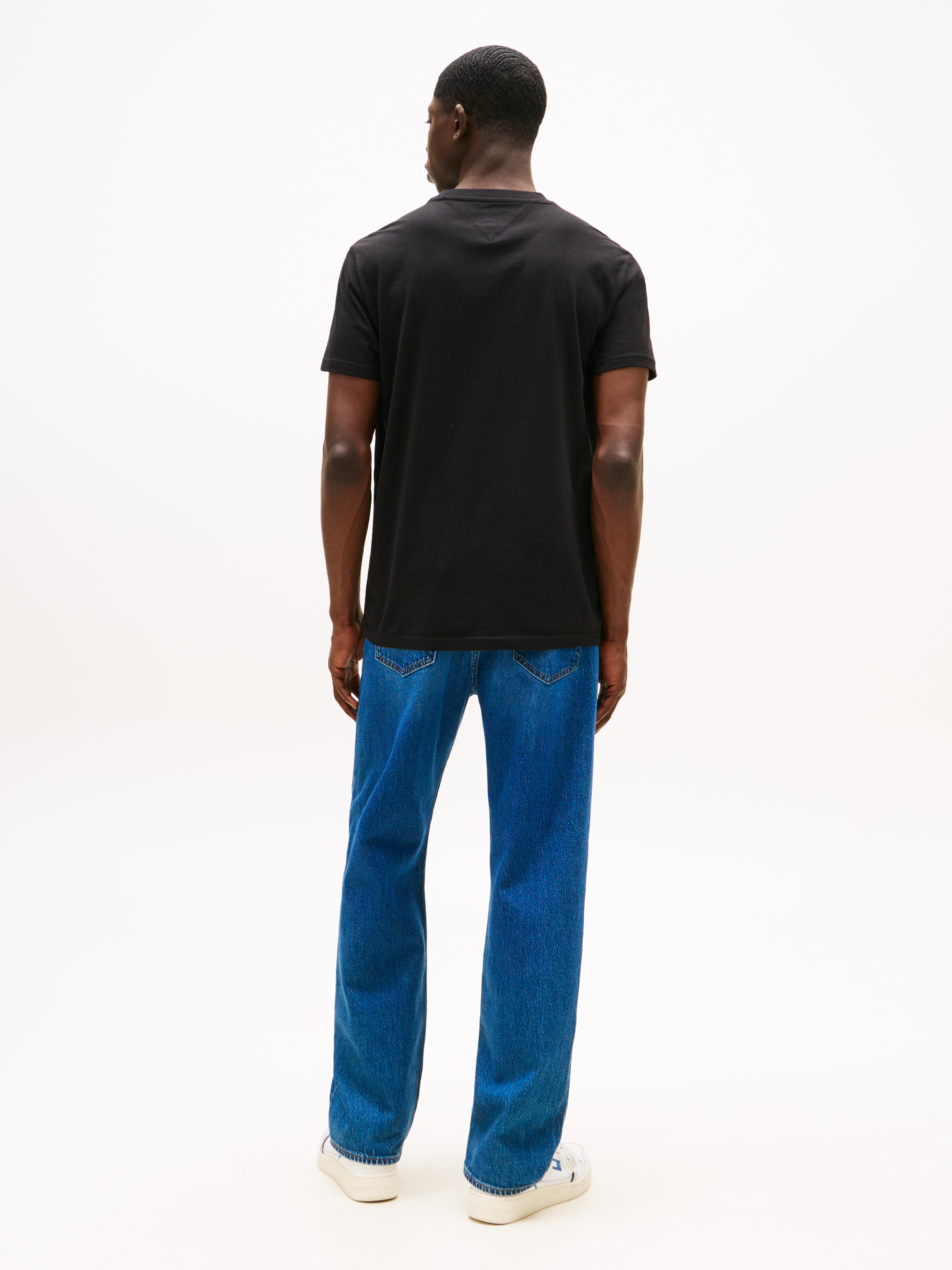 Tommy Jeans T-Shirt »TJM SLIM LINEAR CHEST TEE EXT«, Mit Rundhalsausschnitt