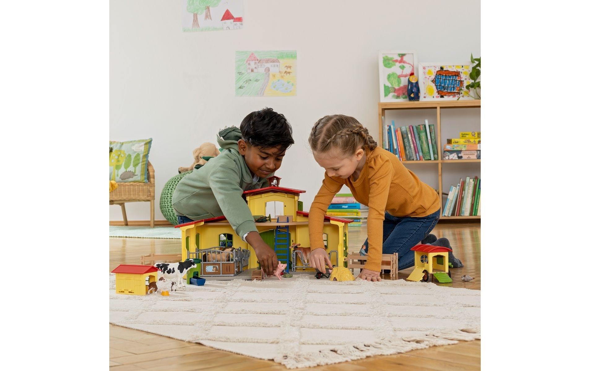 Schleich® Spielfigur »Farm World Stall mit Tieren und Zubehör«
