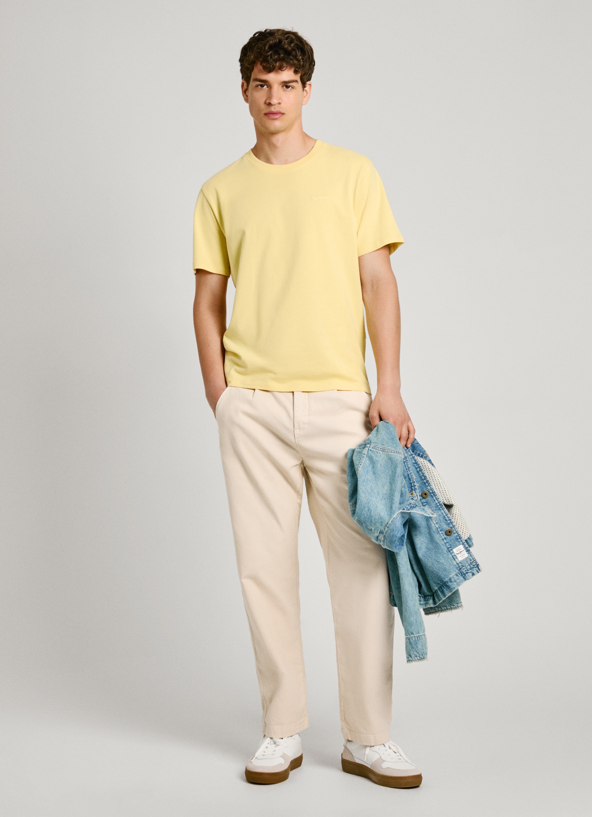Pepe Jeans T-Shirt »CONNOR«, mit gesticktem Logo auf der Brust