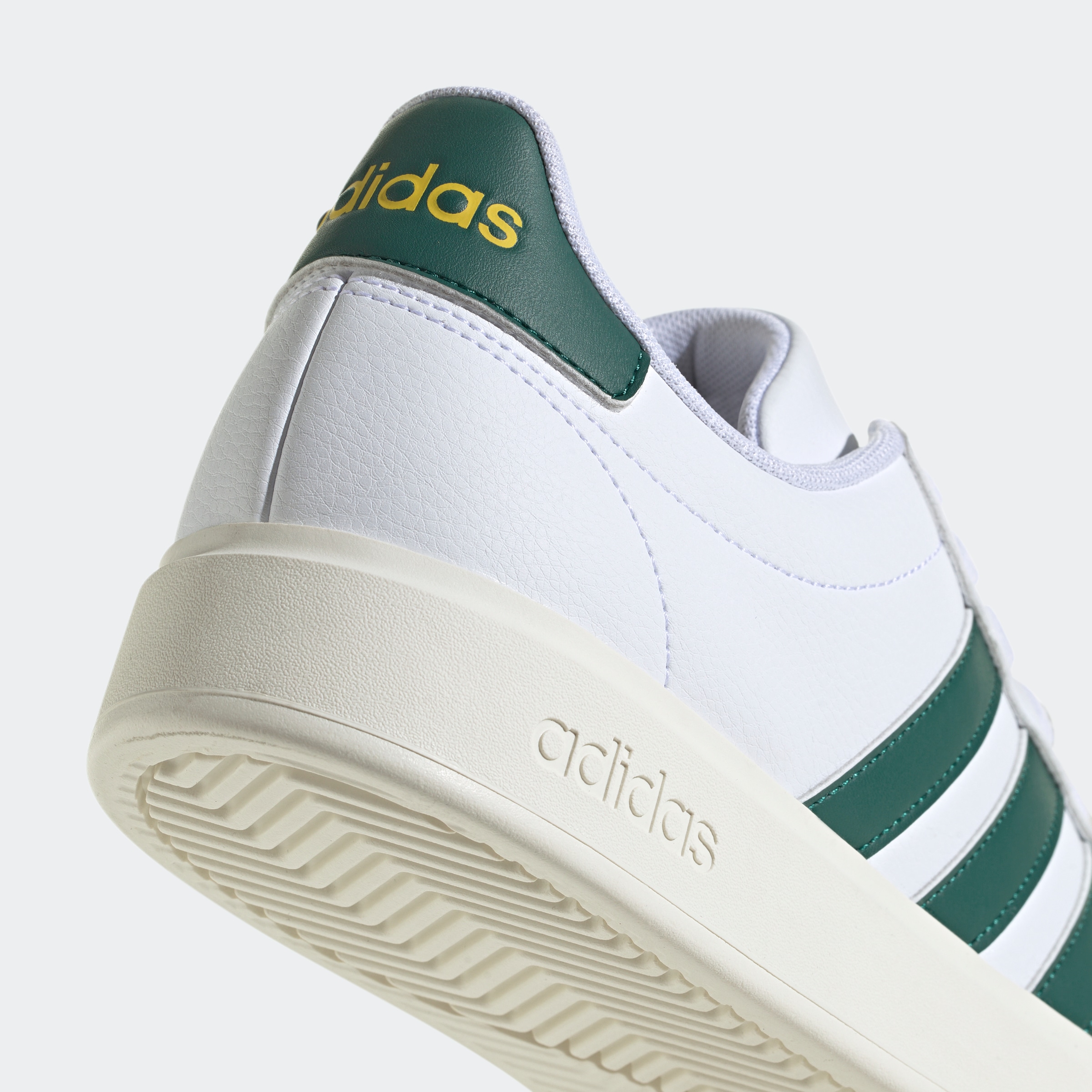 adidas Sportswear Sneaker »GRAND COURT CLOUDFOAM COMFORT«, Design auf den Spuren des adidas Superstar