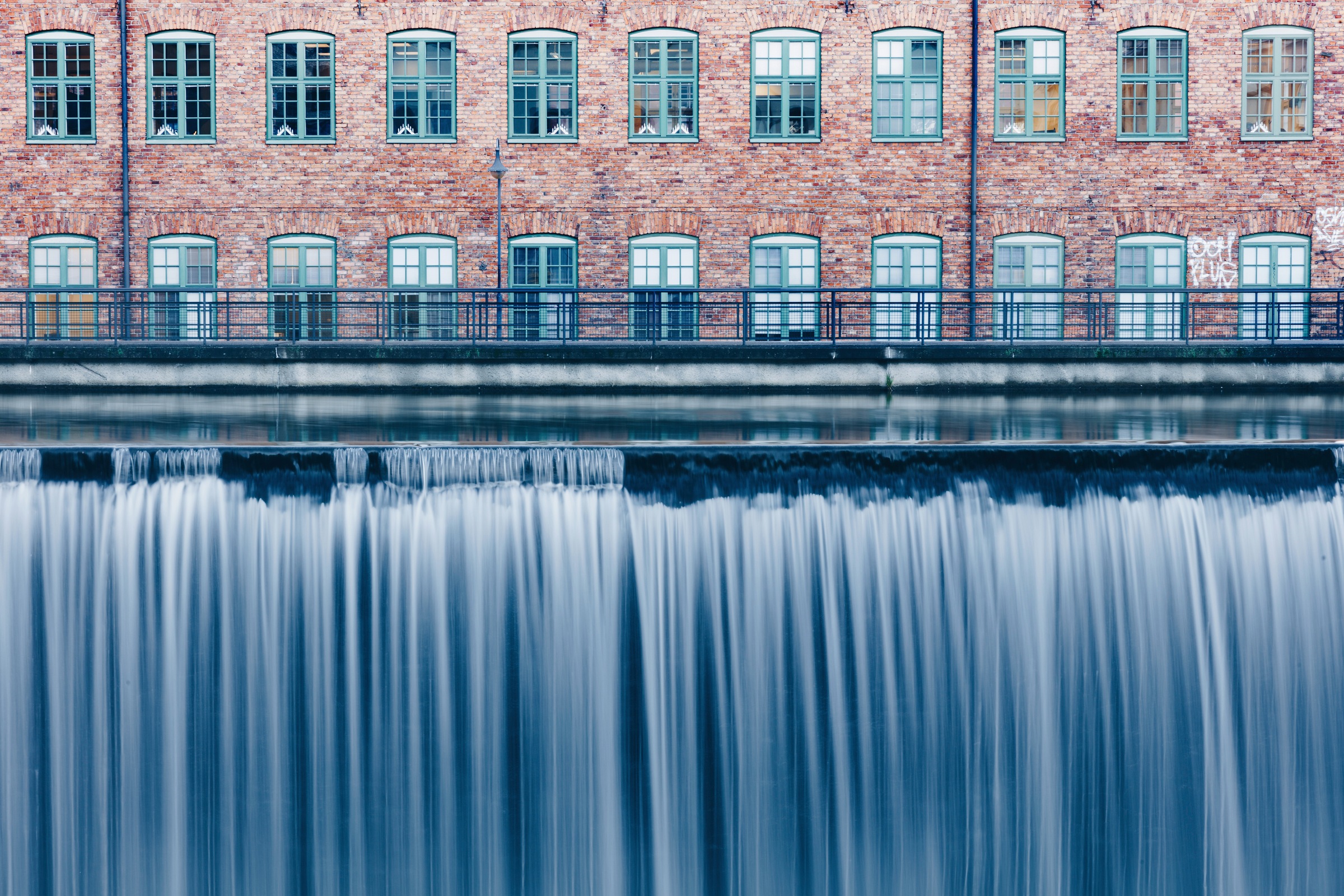 Papermoon Fototapete »ABSTRAKT DESIGN-STEINWAND WASSERFALL«