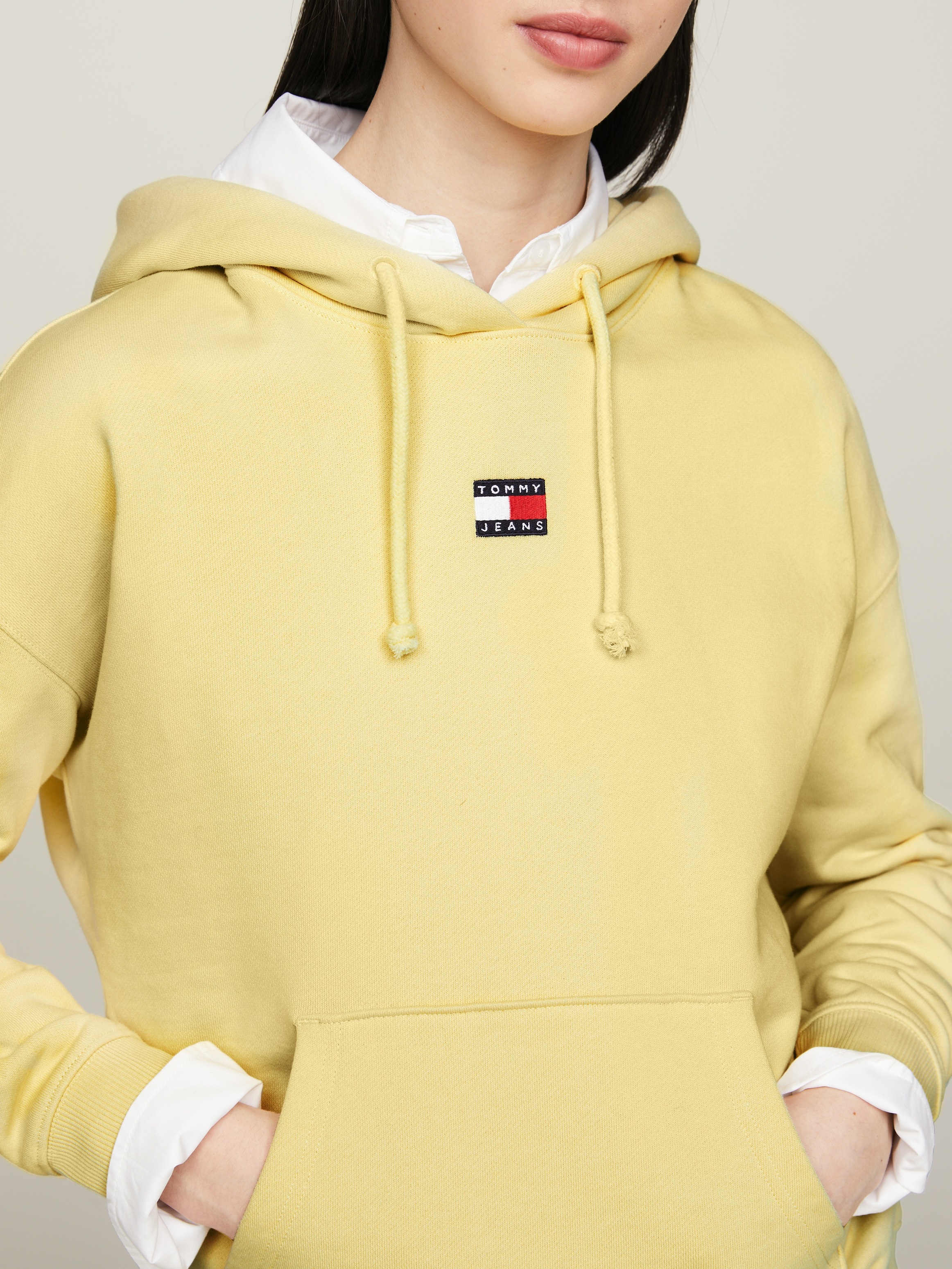 Tommy Jeans Kapuzensweatshirt »TJW BXY BADGE HOODIE«, mit Logostickerei