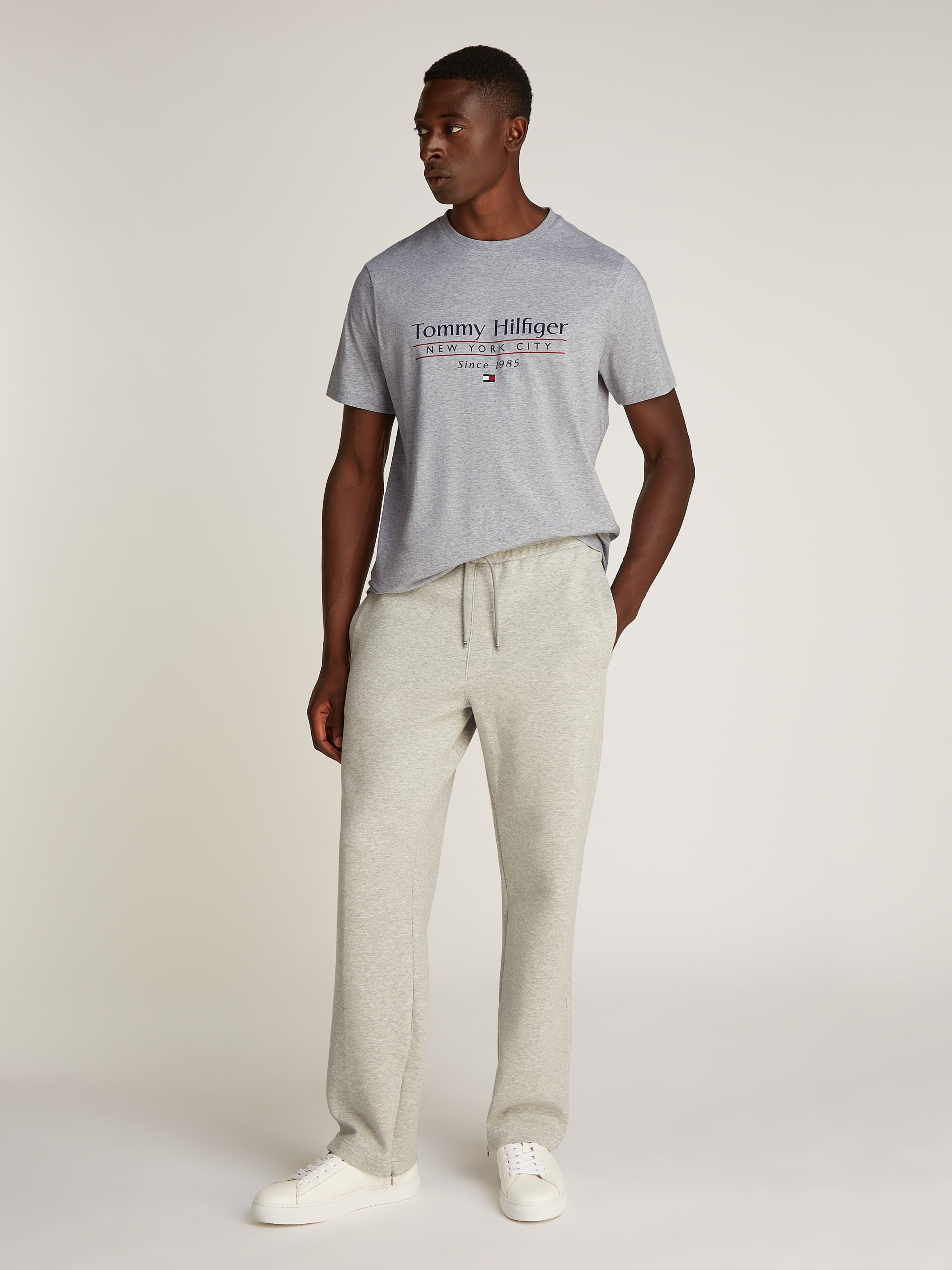 Tommy Hilfiger T-Shirt »HILFIGER CENTER STACK TEE«, mit grossem Schriftprint