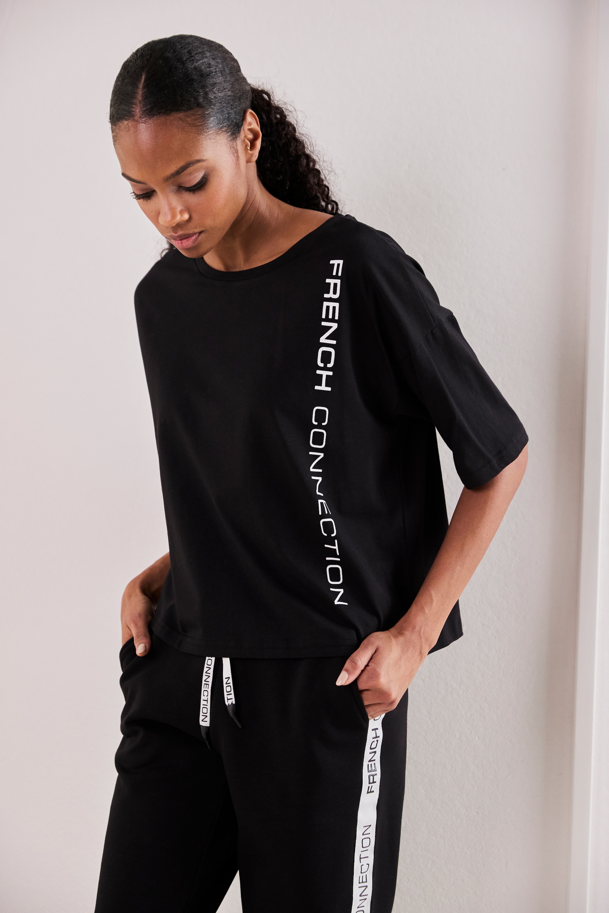 French Connection T-Shirt, mit weiten Ärmeln und Logodruck