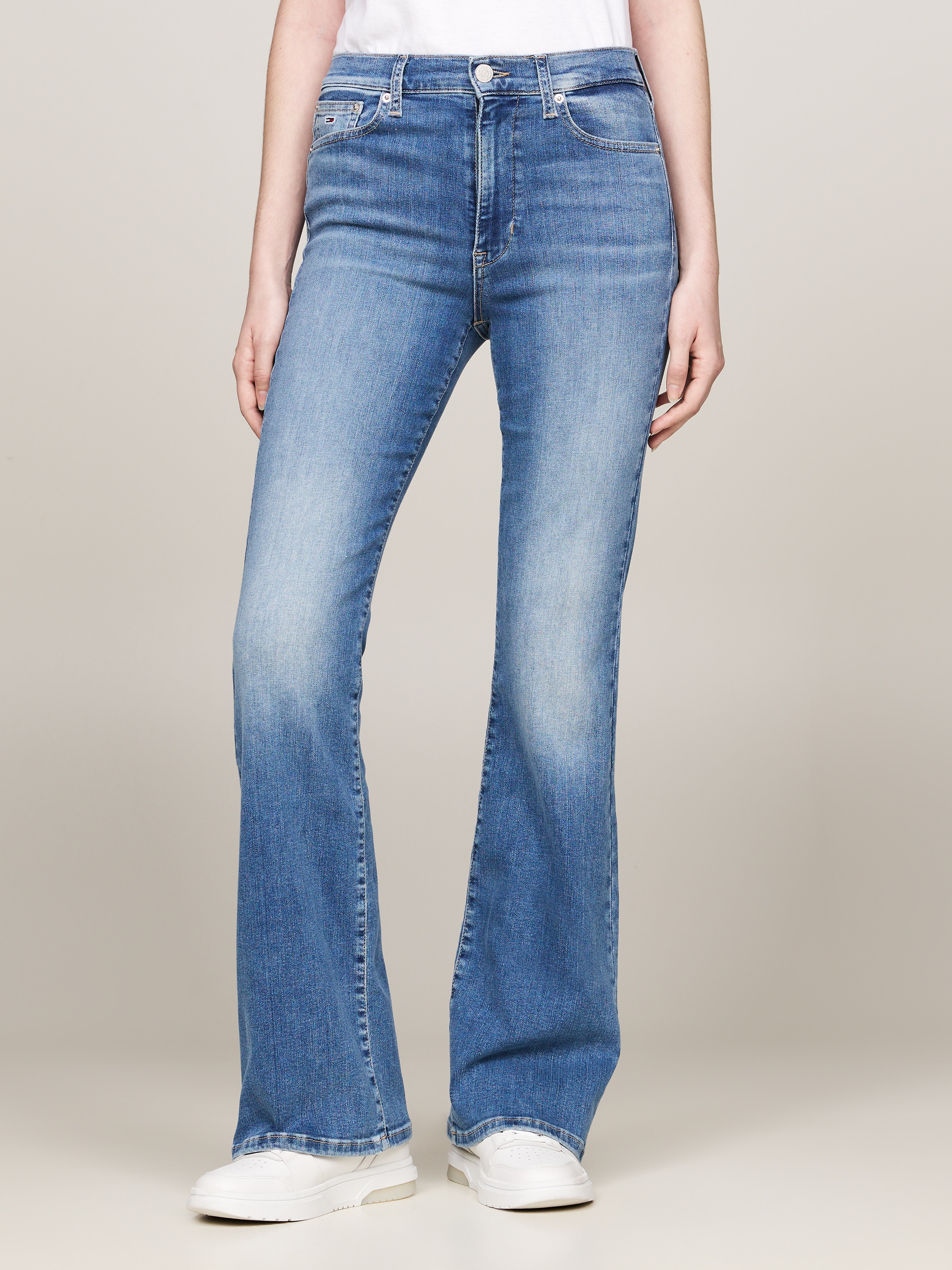 Schlagjeans »Tommy Jeans SYLVIA - High waist - Flared Denim Jeans«, mit Tommy Jeans...