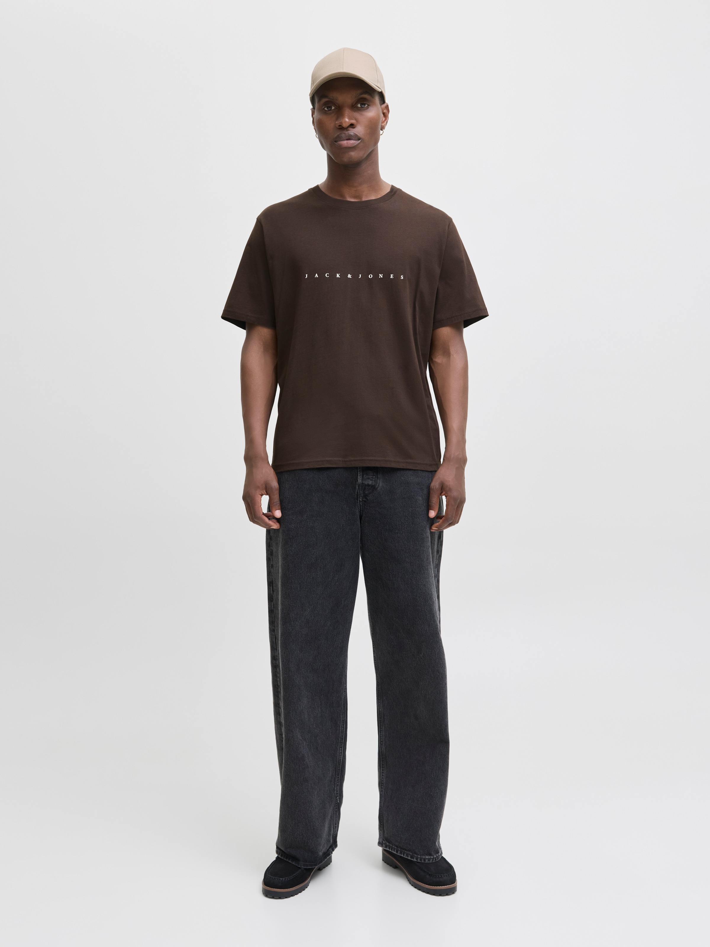 Jack & Jones Rundhalsshirt »JJESTAR mit Pigmentprint und Baumwollgefühl«, mit Pigmentprint