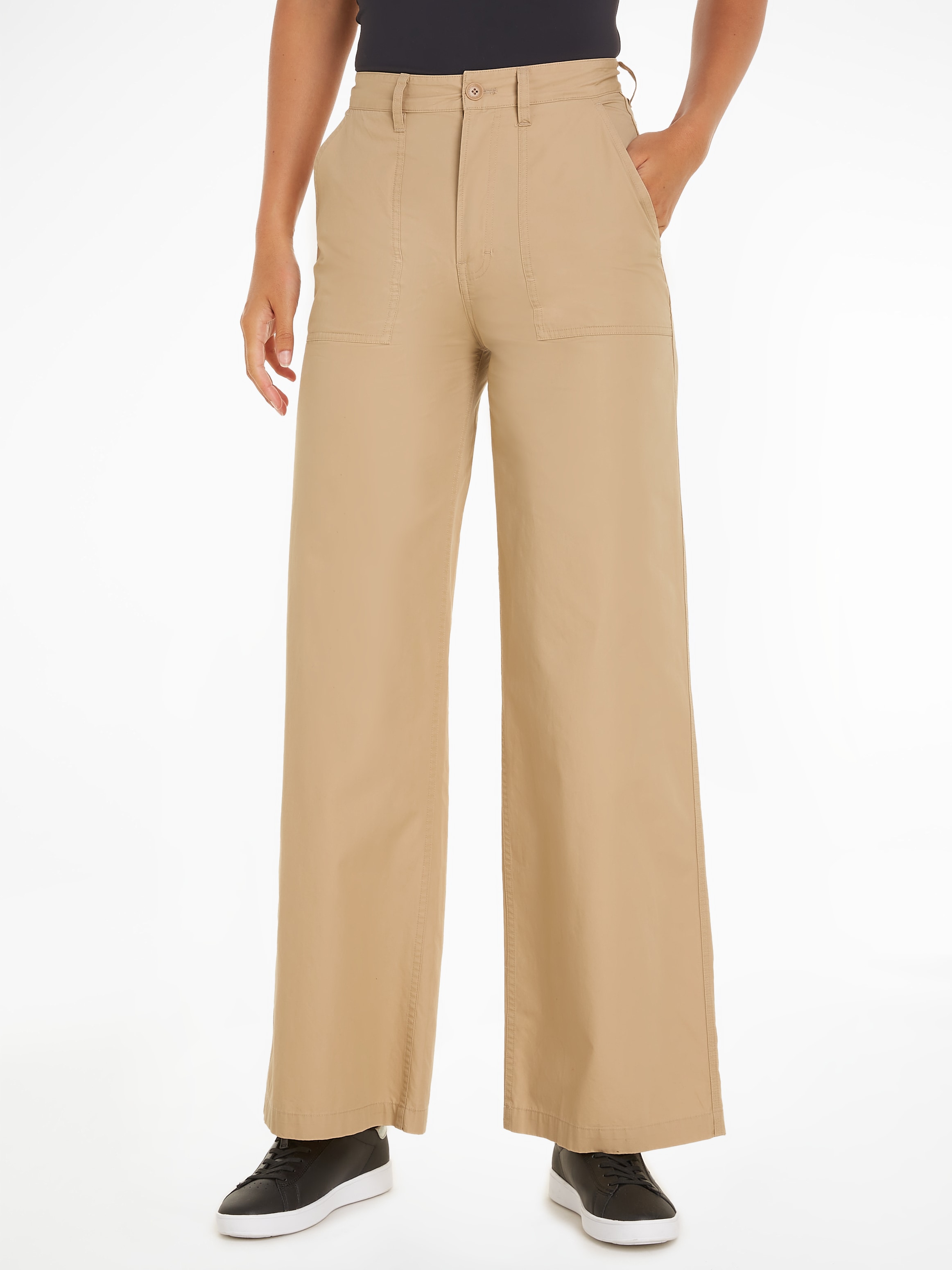 Tommy Jeans Cargohose »TJW CLAIRE HR WIDE CARGO PANT« mit Logopatch